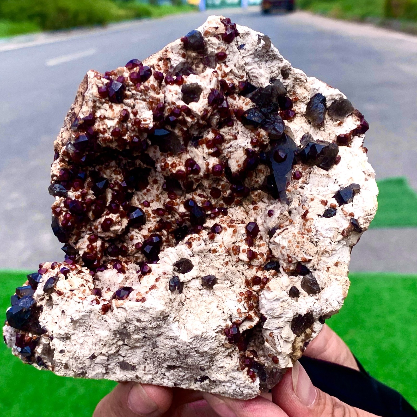 1.17LB Natural beautiful red grade raw mineral crystal specimen treatment