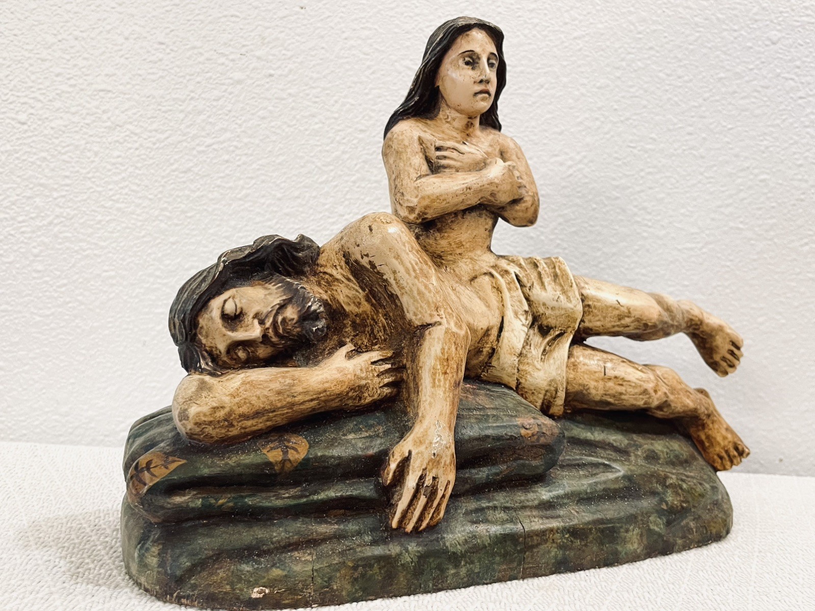 VINTAGE CARVED WOOD FOLK ART RARE DEPICTION OF \