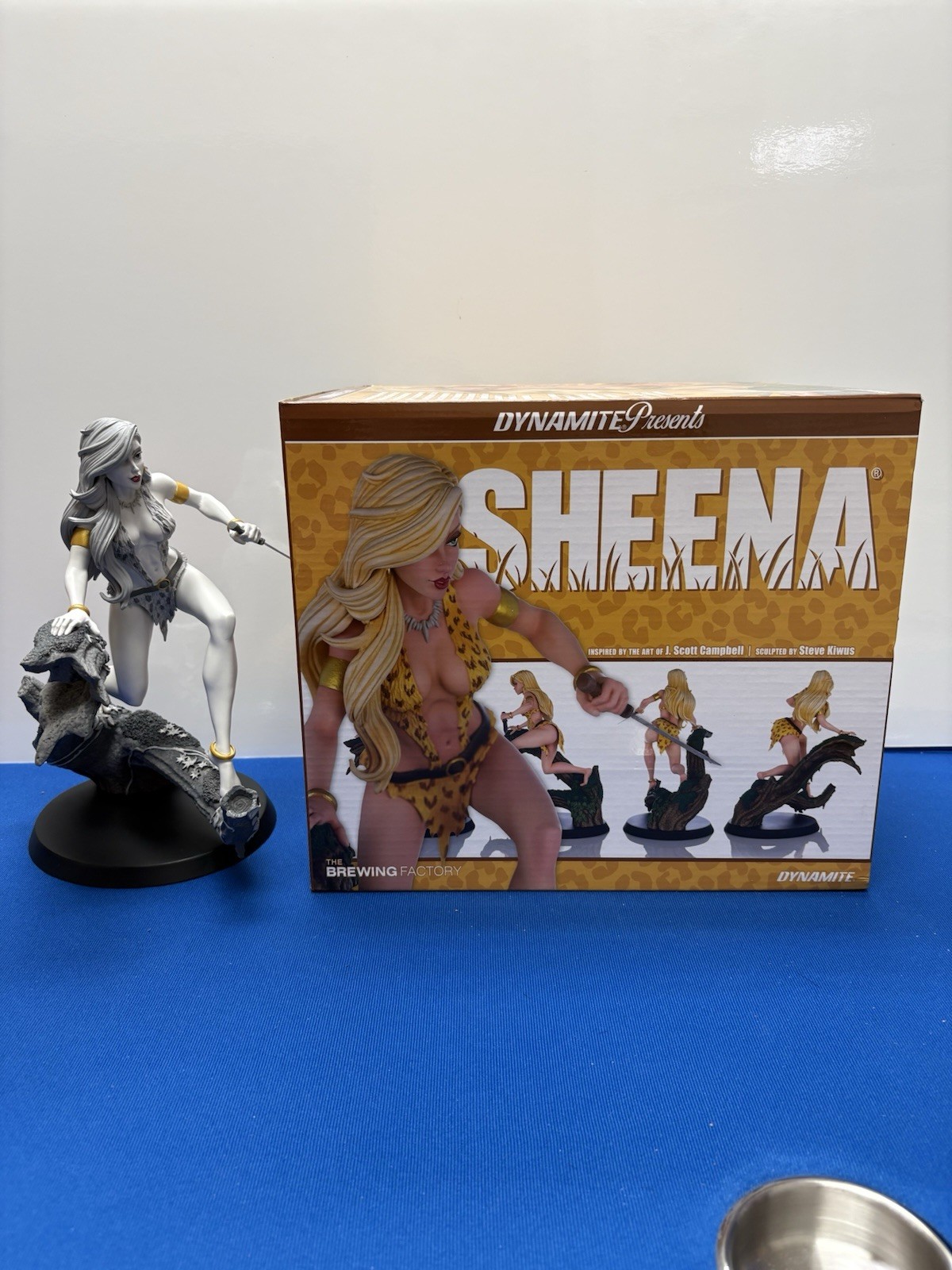Sheena Queen of Jungle Statue J SCOTT CAMPBELL B&W Sheena Queen of Jungle Statue J SCOTT CAMPBELL B&W