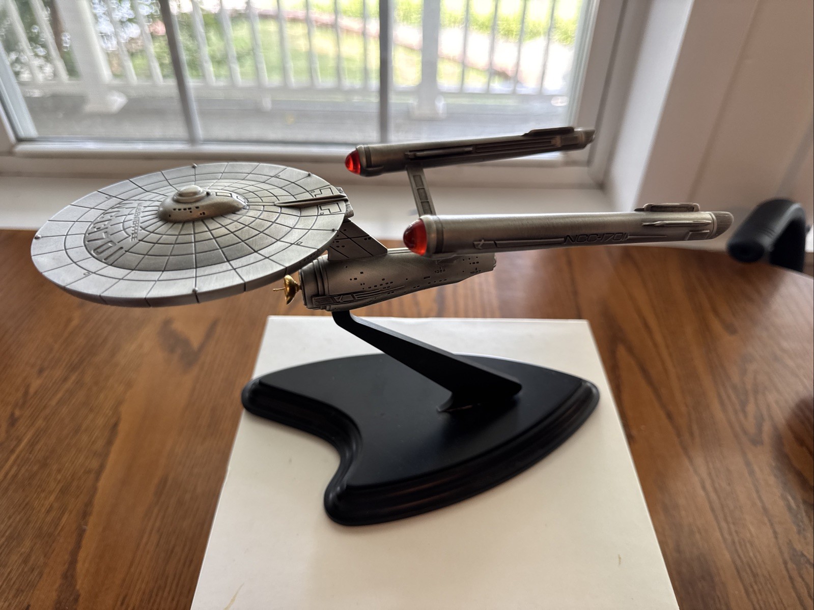 VINTAGE  Franklin Mint Pewter Star Trek Starship Enterprise Model 1988 W/ Stand