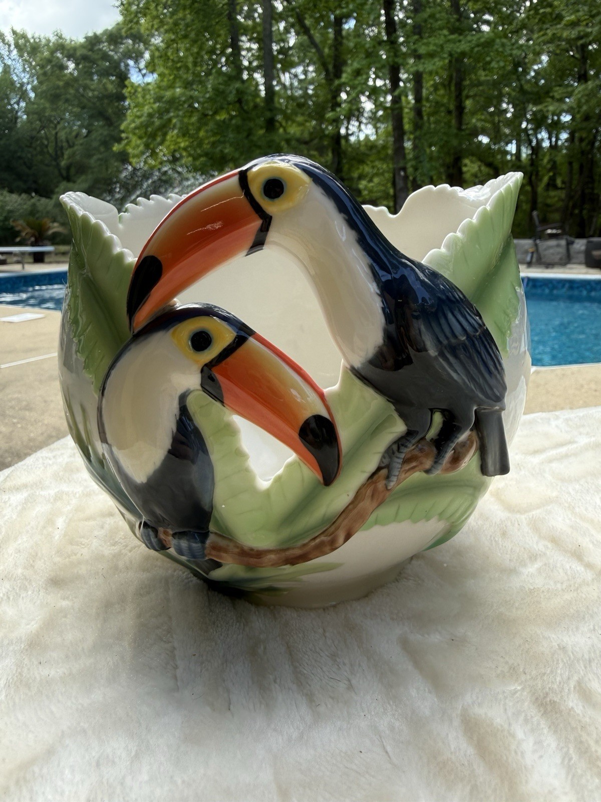Franz Toucan Paradise Calls 3D Porcelain Bowl/ Planter Tropical Signed Franz Toucan Paradise Calls 3D Porcelain Bowl/ Planter Tropical Signed