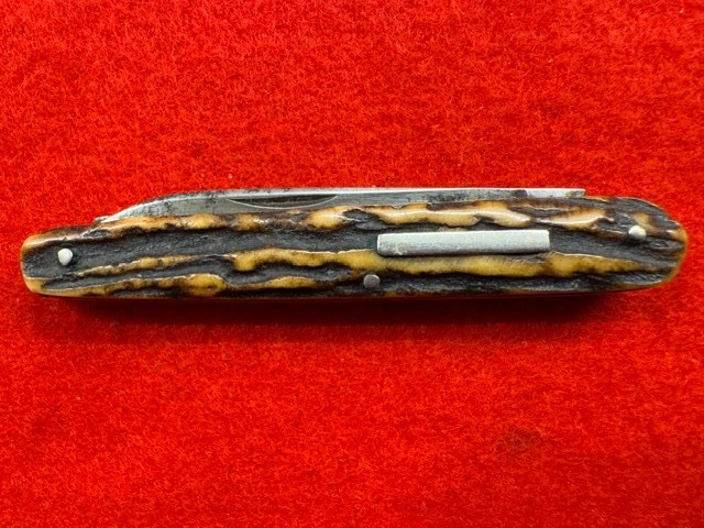 RARE FRANK MILLS, SHEFFIELD STAG SCALED 2 BLADE POCKET KNIFE  (447)