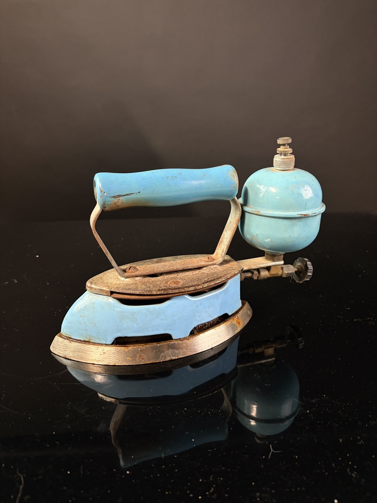 Vintage Coleman Cool Blue Model 4A Instant-Lite Gas IRON Sad Flat EARLY 1900\'S