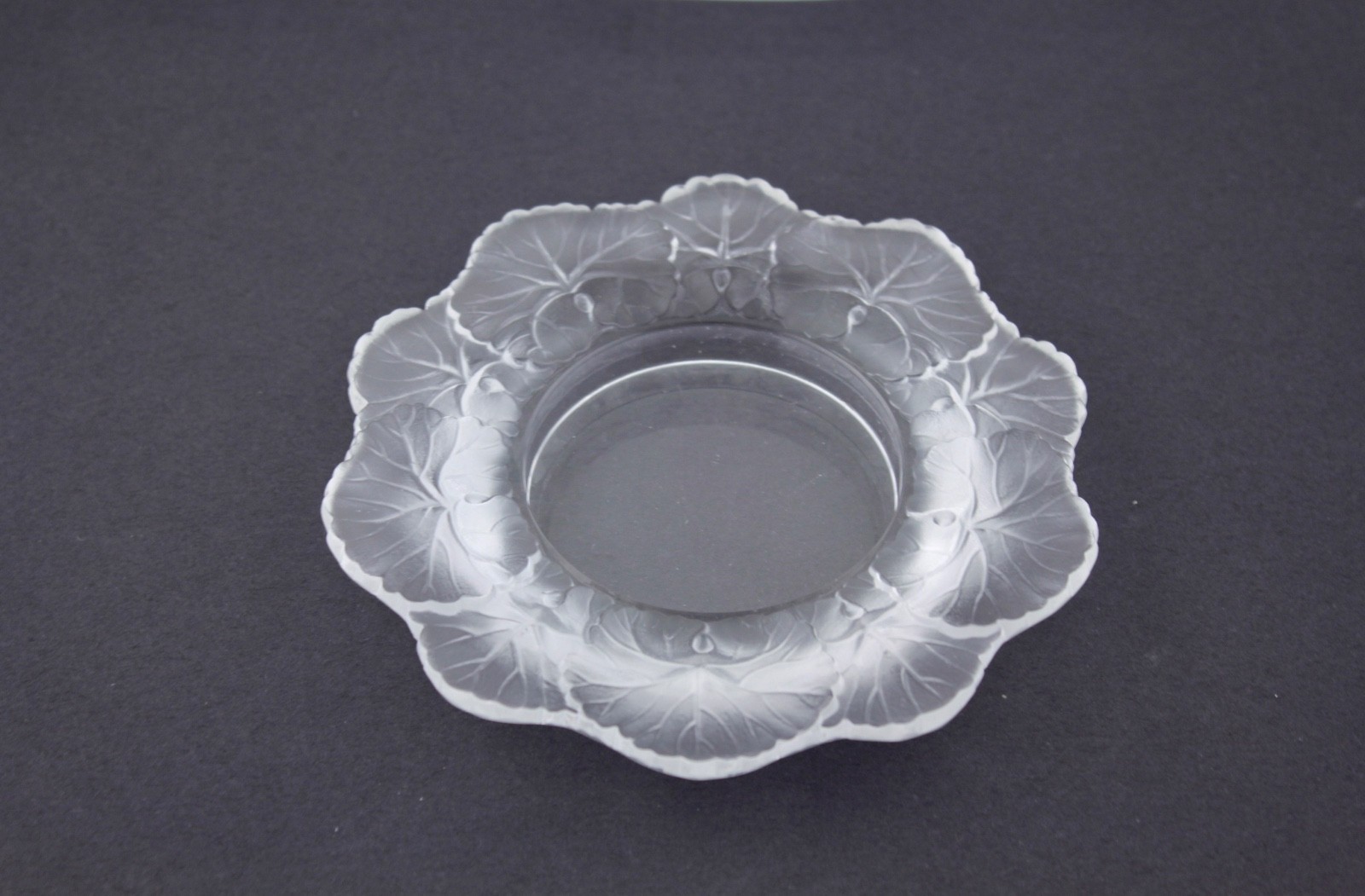 LALIQUE FRANCE CRYSTAL HONFLEUR DISH BOWL/ASHTRAY - MINT