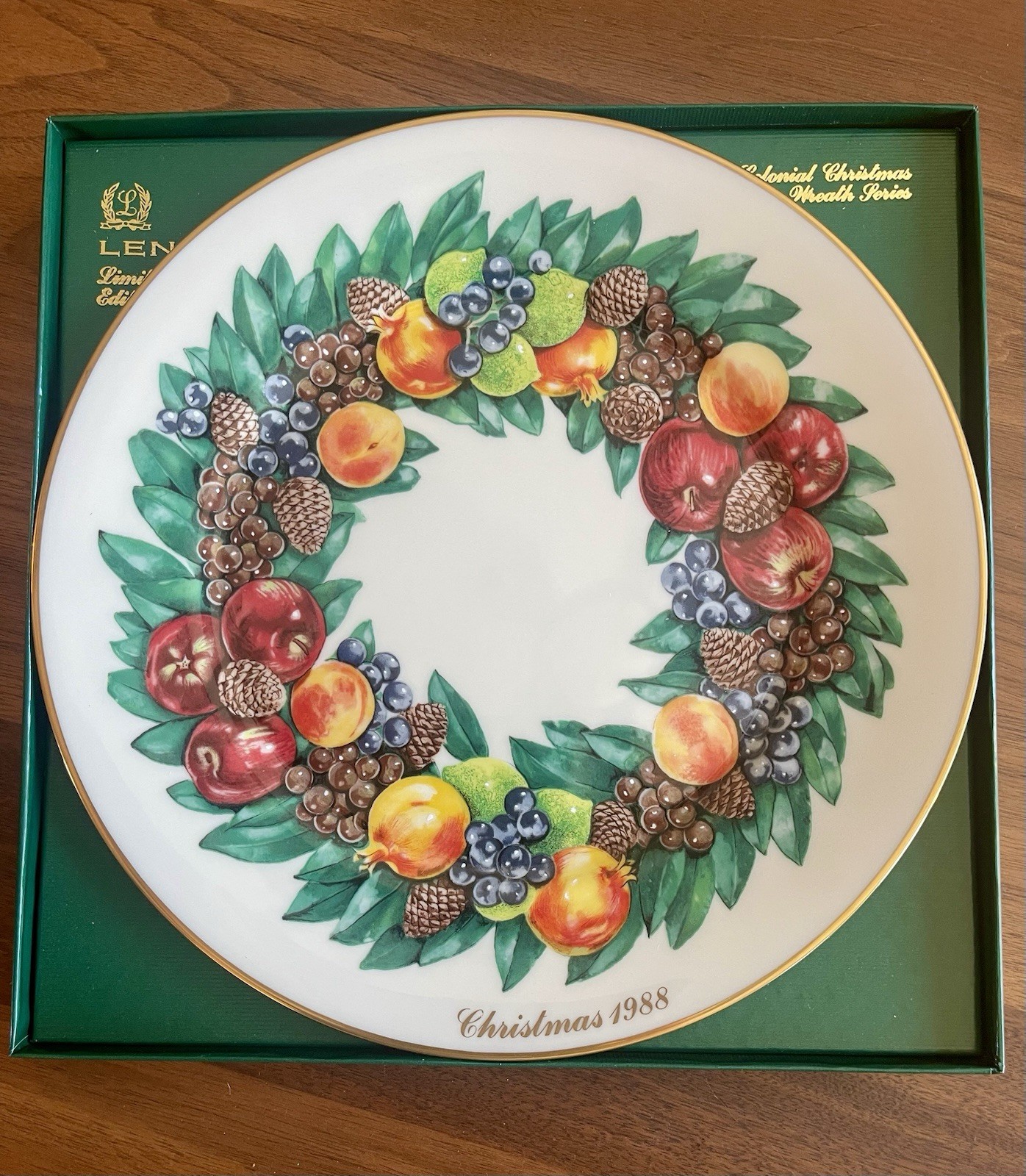 Vintage Lenox 1988 Annual Limited Edition Colonial Christmas Wreath Issue Vintage Lenox 1988 Annual Limited Edition Colonial Christmas Wreath Issue
