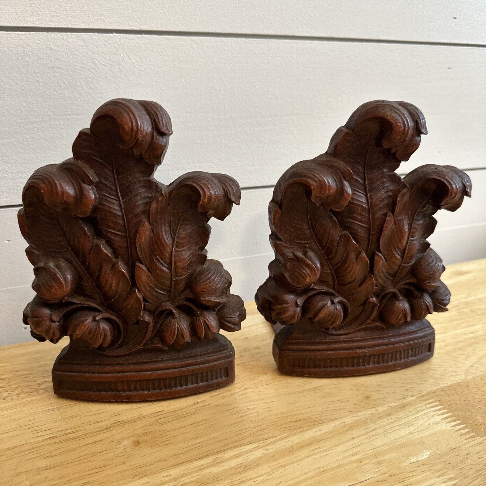 Vintage Syroco Composite Wood Bookends~Acanthus Leaf Leaves Plume Floral Brown