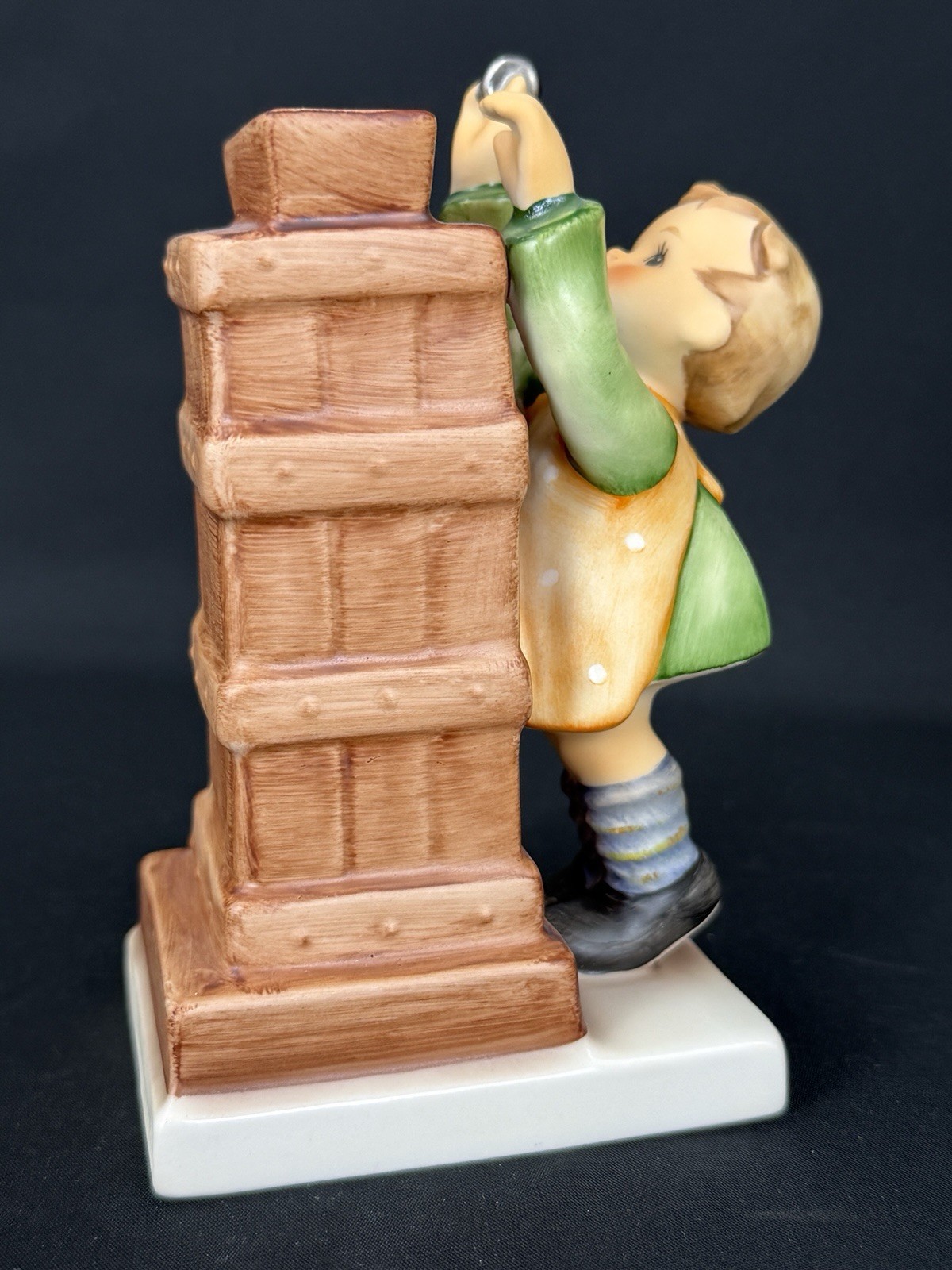 Goebel Hummel Little Thrifty 118 With Key 60th Anniversary Mint 