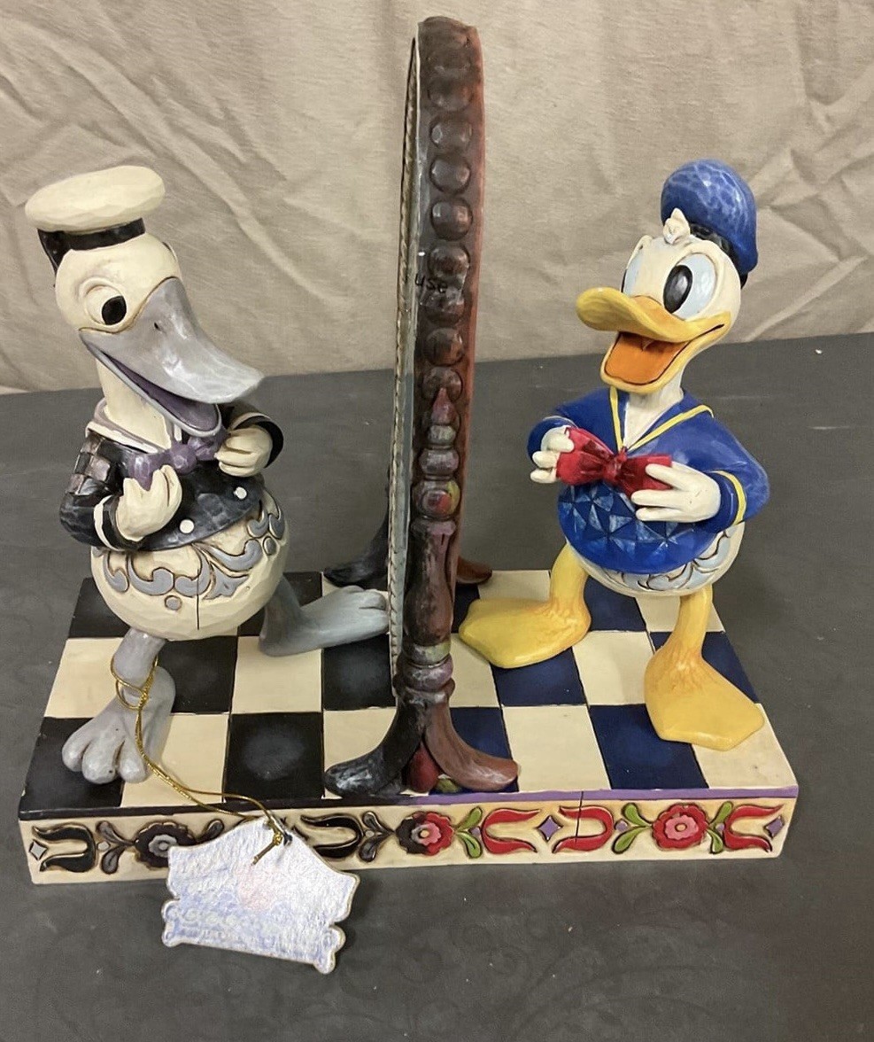 Jim Shore Donald Duck “Handsome As Ever” Disney Traditions Showcase Collection Jim Shore Donald Duck “Handsome As Ever” Disney Traditions Showcase Collection