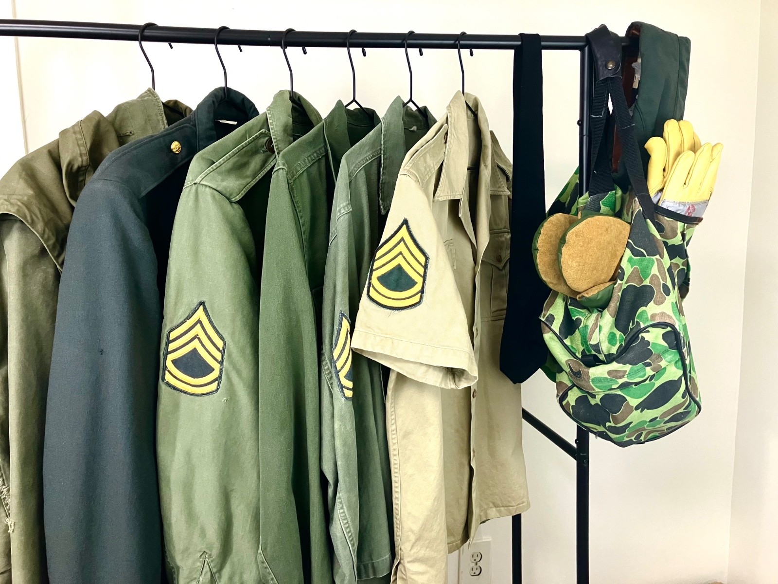 Vintage US Army Militaria Clothing Estate Lot 1952 M-1951 Field Jacket Cohen