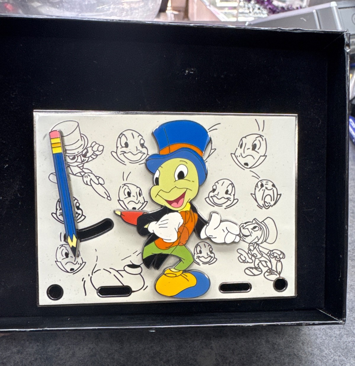Disney Pin LE 750 Jiminy Cricket Featured Artist John Smeallie Jumbo 2005 Disney Pin LE 750 Jiminy Cricket Featured Artist John Smeallie Jumbo 2005