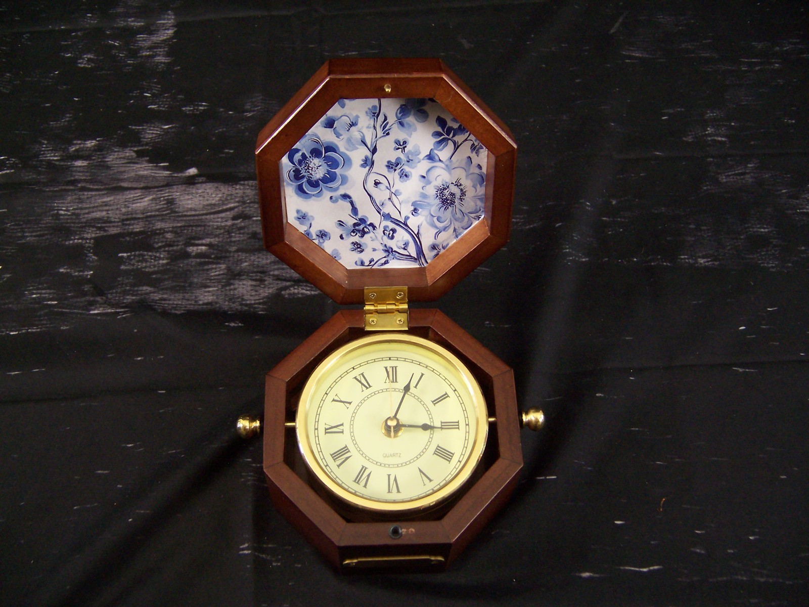 Vintage Bombay Company Gimbal Dial On-Swivel Ship Clock Wood Brass 1994 WORKING Vintage Bombay Company Gimbal Dial On-Swivel Ship Clock Wood Brass 1994 WORKING