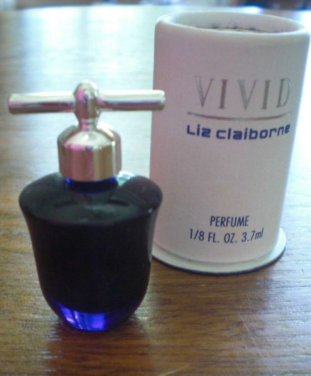 VINTAGE Vivid by Liz Claiborne Perfume Mini Splash 1/8 oz. / 3.7 ml in orig box VINTAGE Vivid by Liz Claiborne Perfume Mini Splash 1/8 oz. / 3.7 ml in orig box
