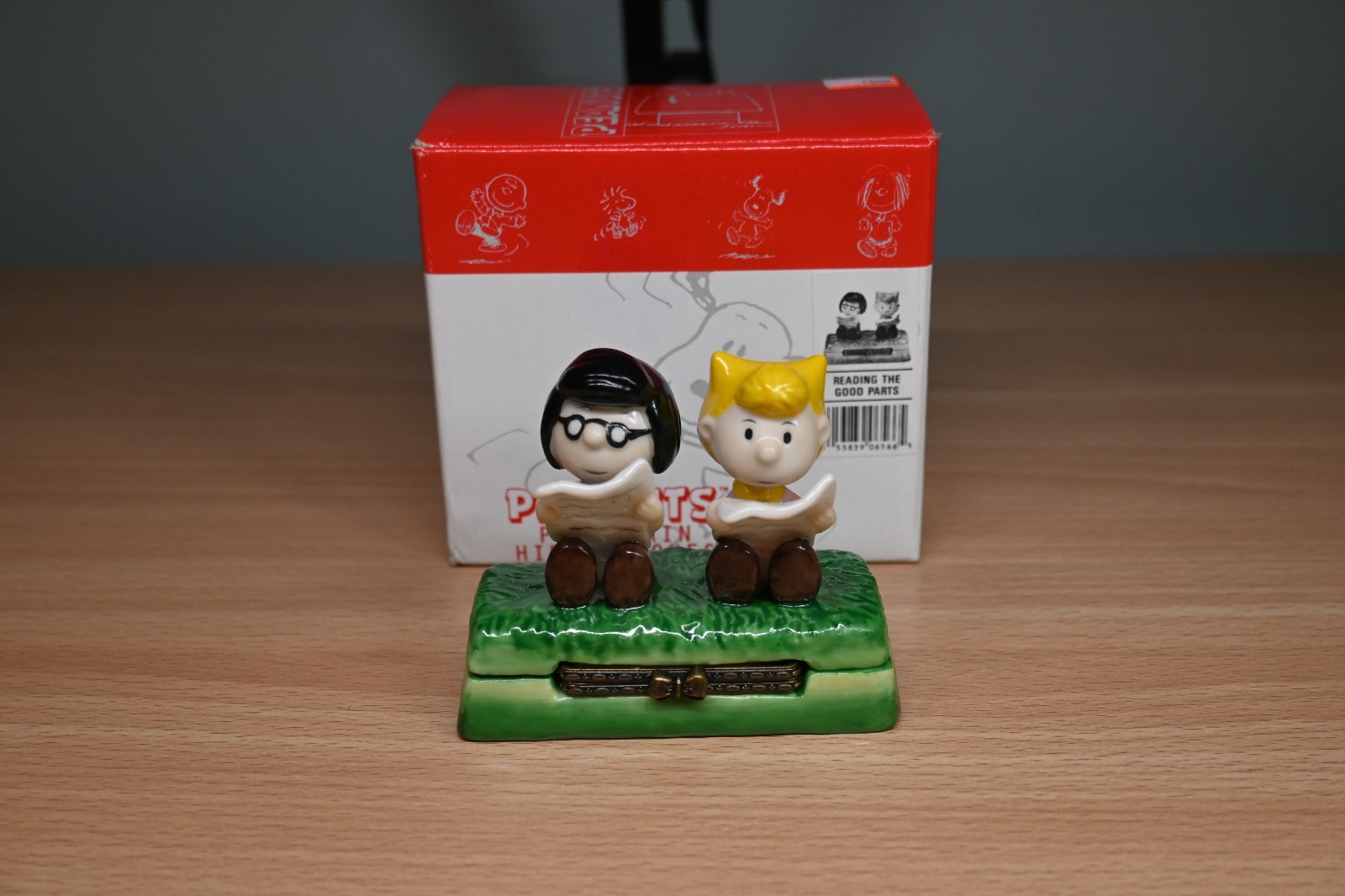 Peanuts Flambro Imports Porcelain Hinged / Trinket Box - Reading The Good Parts