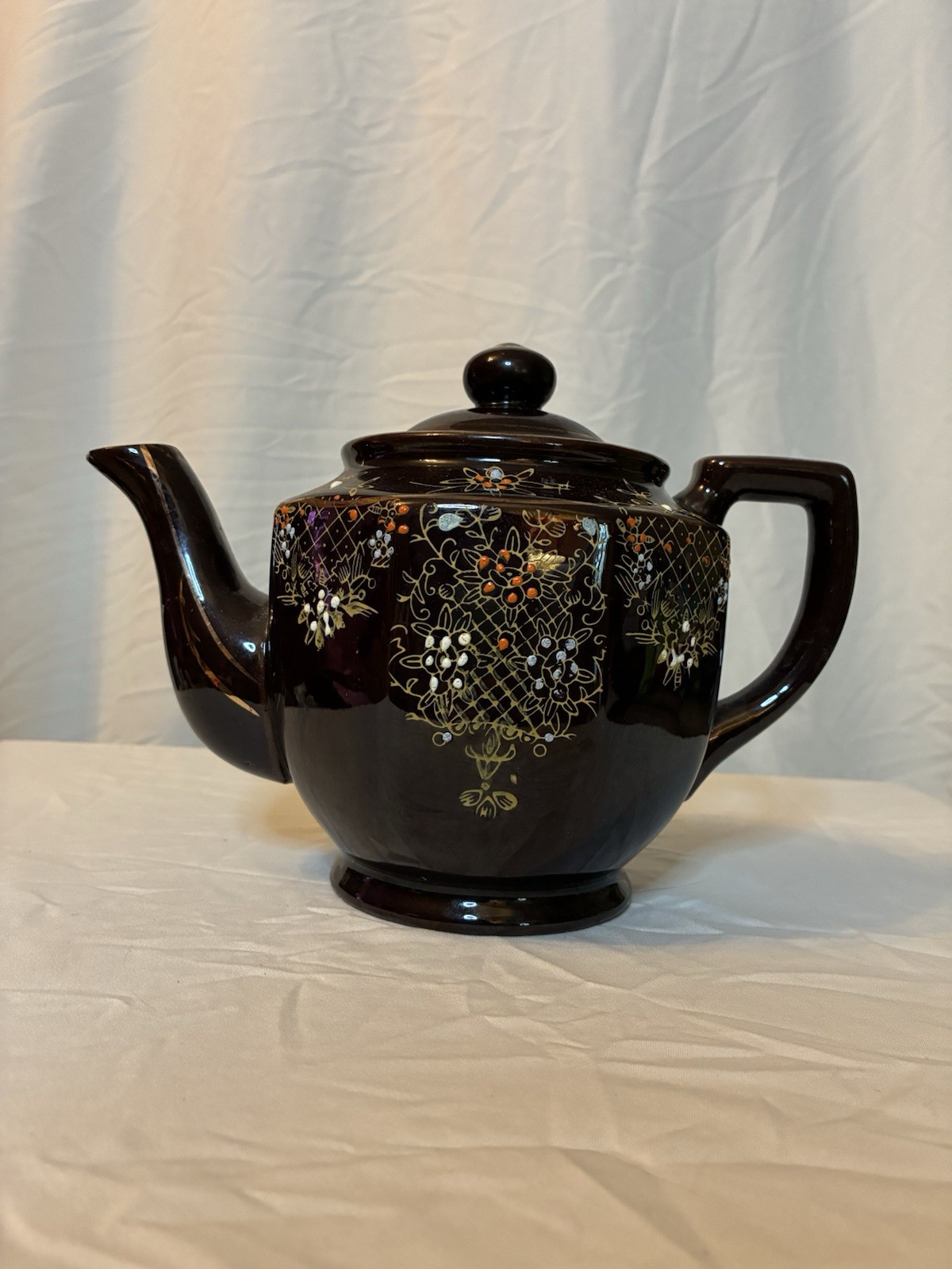 Vintage Made In Japan Beautiful Dark Brown Porcelain w/ Gold Accents 7\