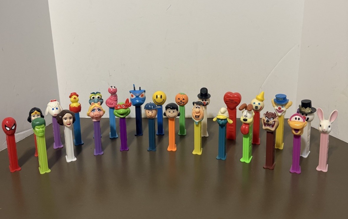 Vintage Pez Dispensers Lot of 26 60’s to 2000’s Smurf Charlie Brown Marvel