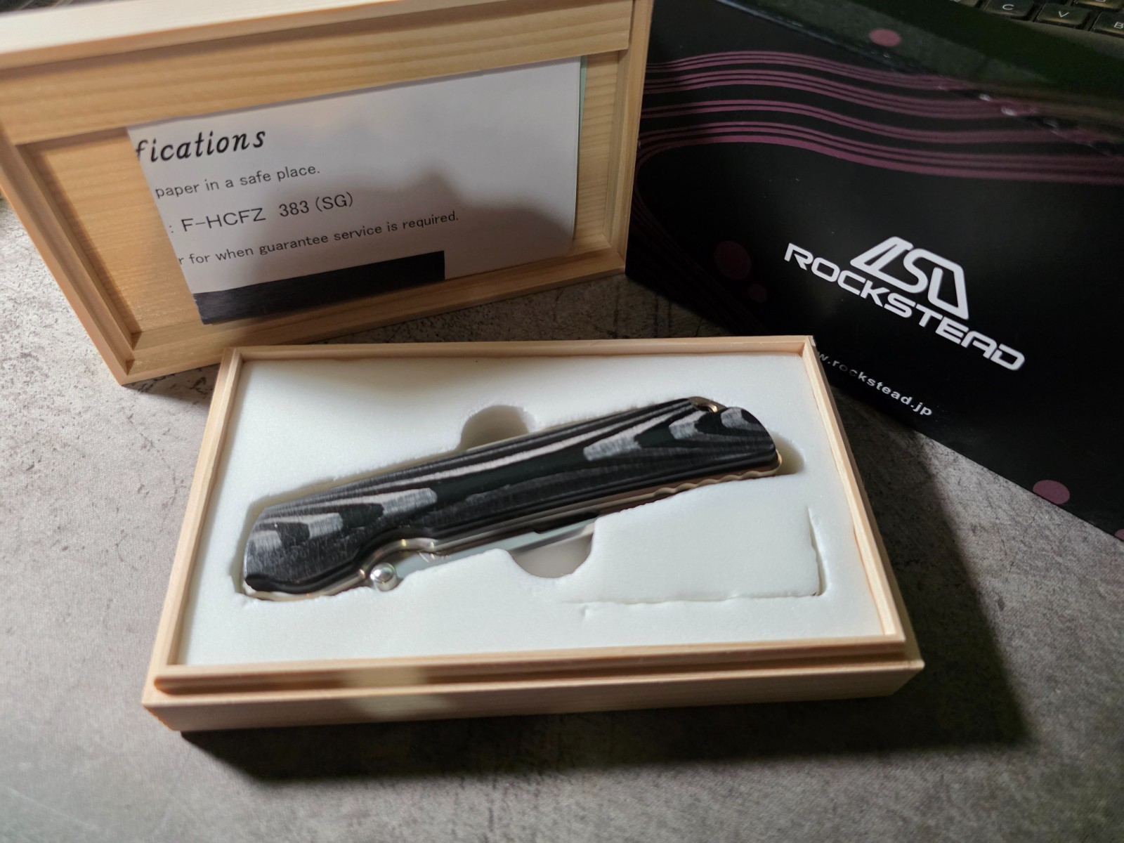 Rockstead Higo II - Carbon Fiber ZDP-189 Rockstead Higo II - Carbon Fiber ZDP-189