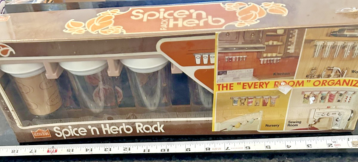 Vintage Spice \'n Herb Rack Wall Mount Kitchen Organizer NOS 18\
