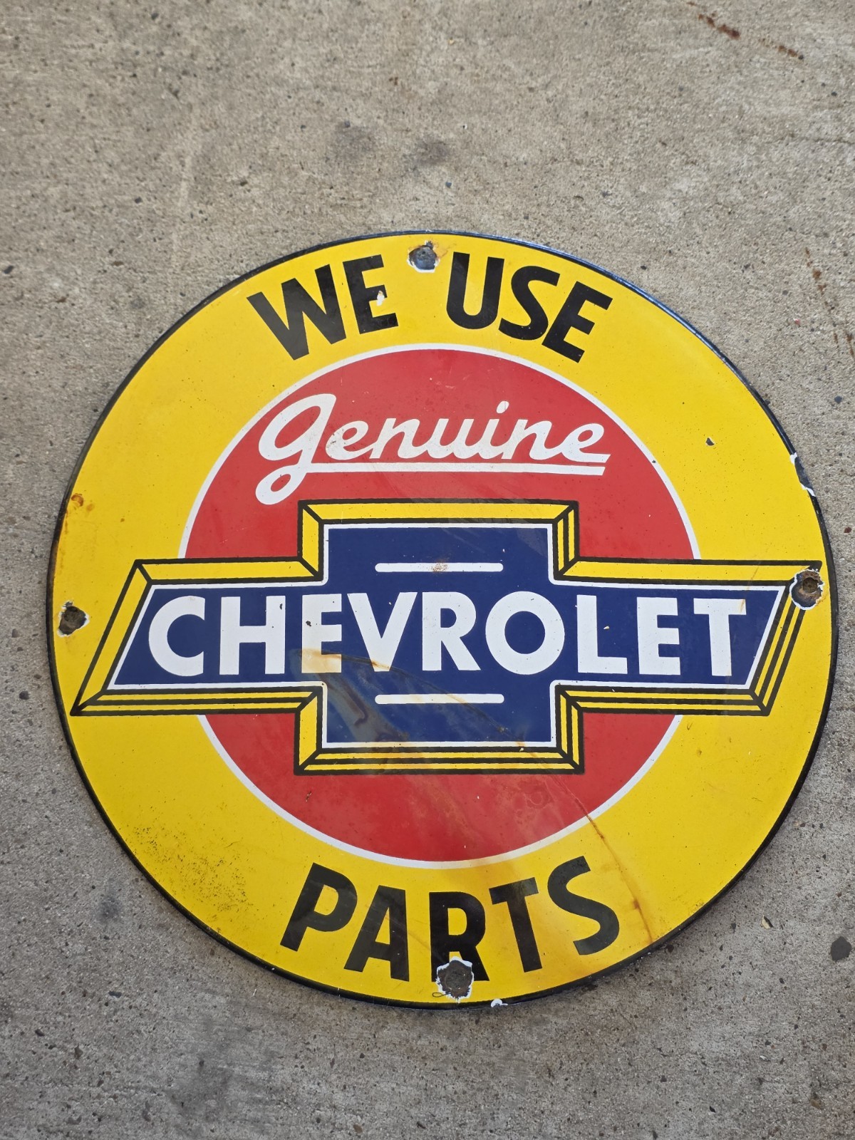 VINTAGE WE USE GENUINE CHEVROLET PARTS PORCELAIN SIGN 12\ VINTAGE WE USE GENUINE CHEVROLET PARTS PORCELAIN SIGN 12\