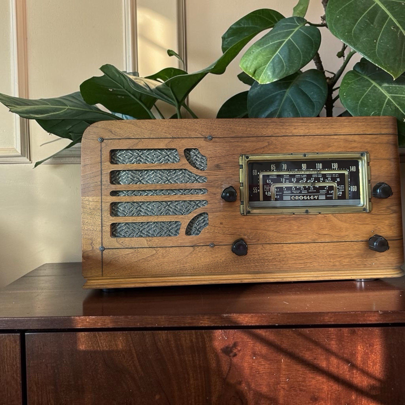 Crosley 24-AJ Vintage Tube Radio AM Shortwave Police Works Wood 1941