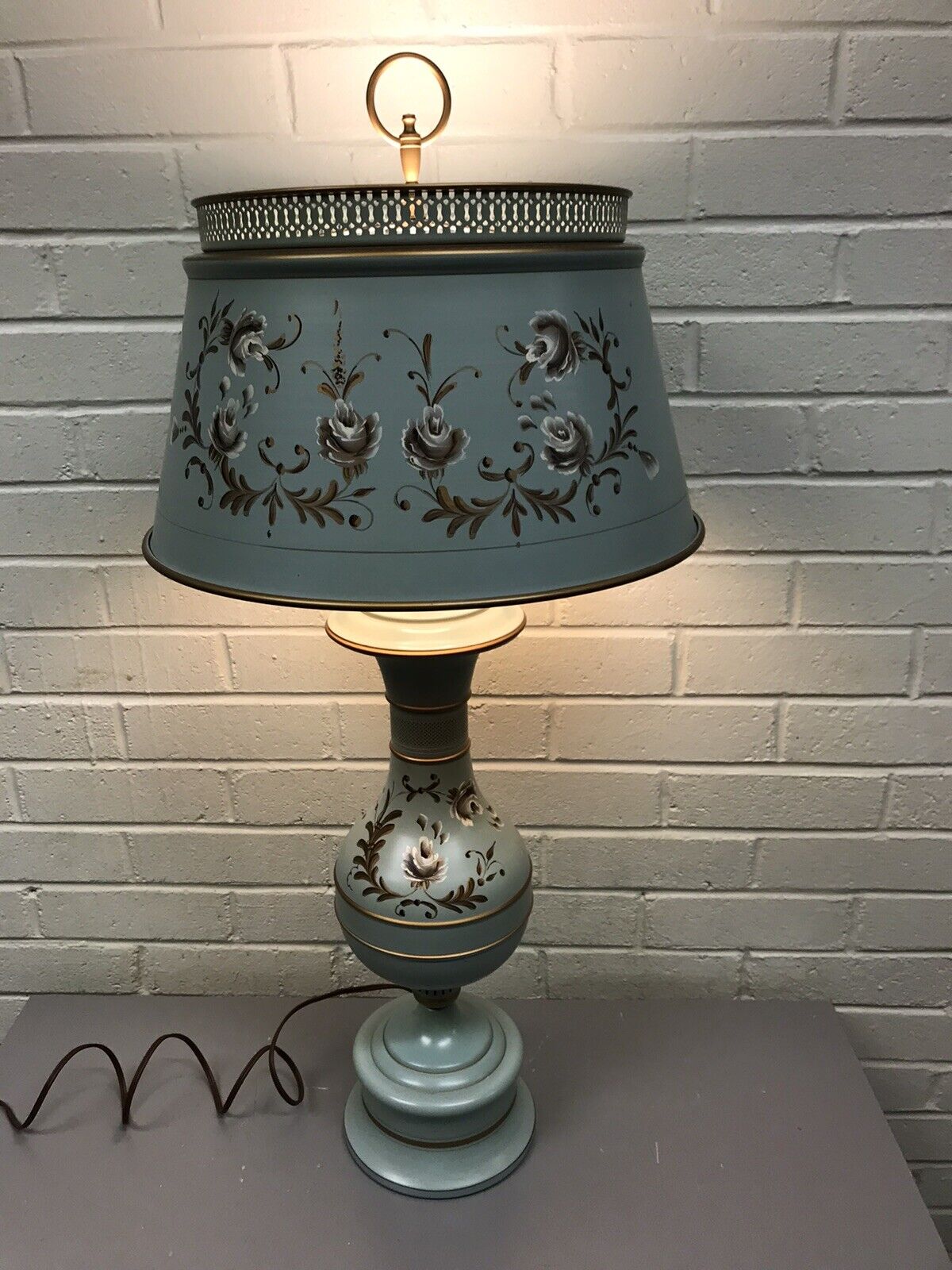 VTG BEAUTIFUL DUSTY BLUE TOLE PAINT LAMP AND SHADE 32” TALL 3 WAY SWITCH