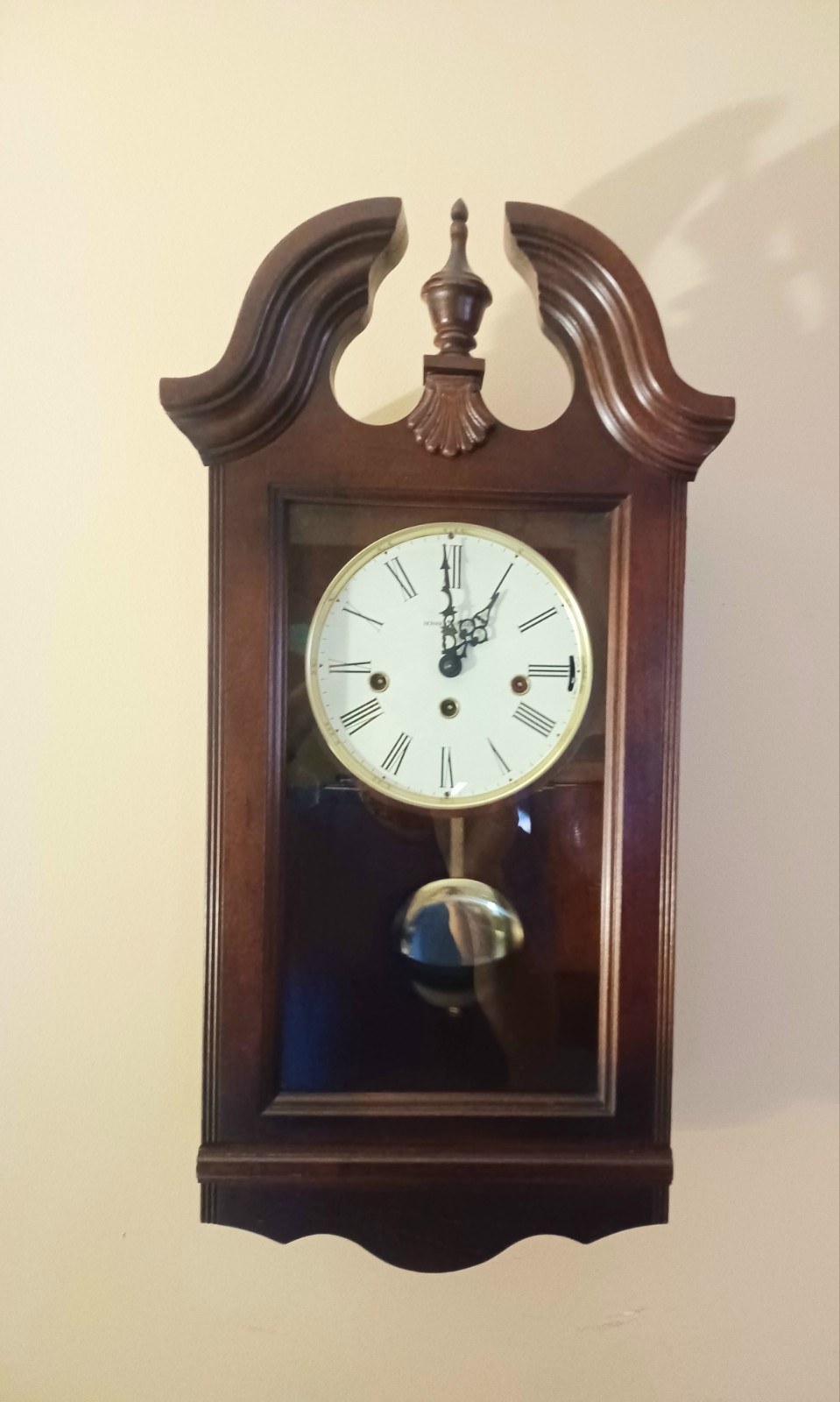SALE Howard Miller Westminster Chime Clock Kieninger Movement VGC SEE VIDEO SALE Howard Miller Westminster Chime Clock Kieninger Movement VGC SEE VIDEO