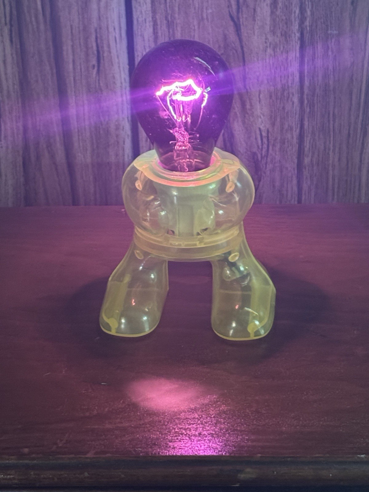 Vtg 90s Lite Works Blacklight Man Lamp Neon Yellow Lips Glow Bulb Rare Vtg 90s Lite Works Blacklight Man Lamp Neon Yellow Lips Glow Bulb Rare