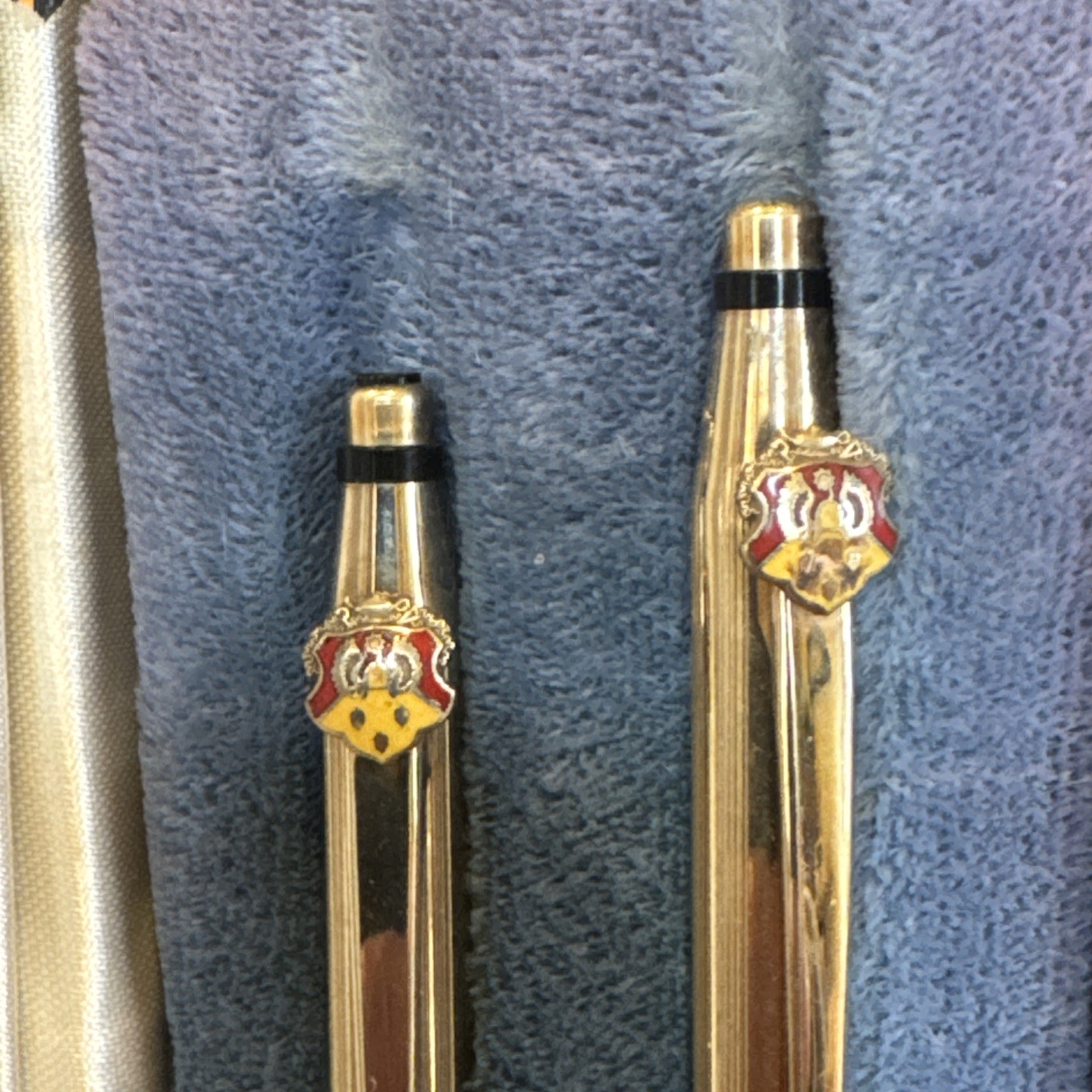 Rare Pen Pencil Oldsmobile 1940’s Logo Vintage Writing 10 KT Gold Emblem