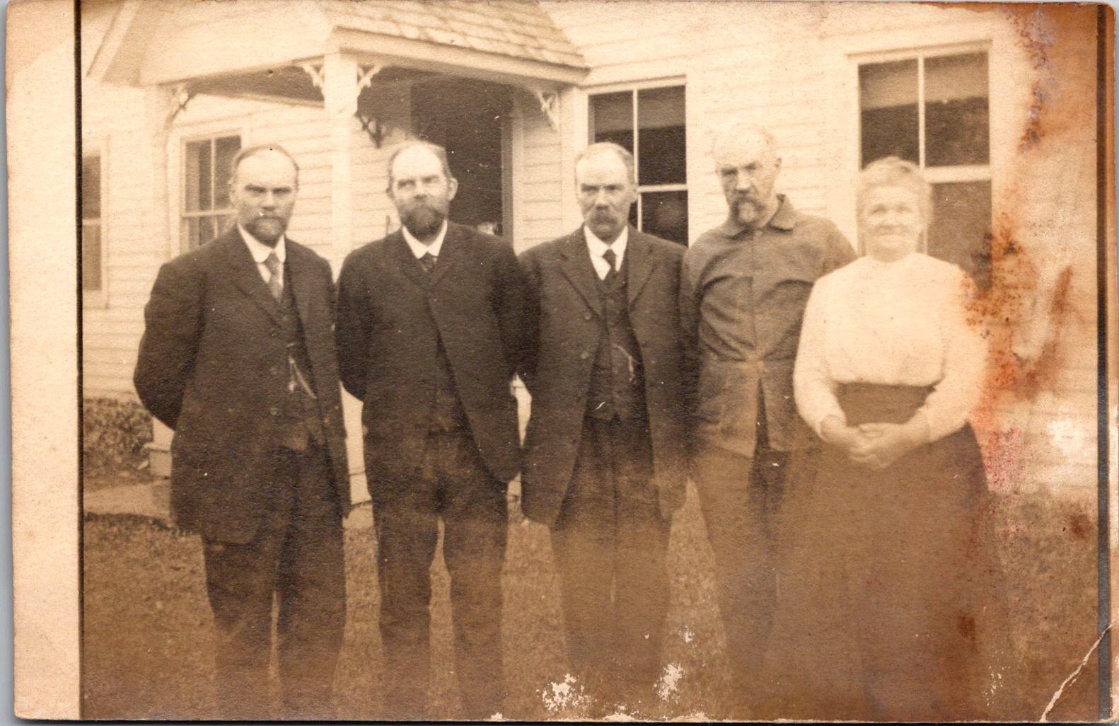 1910 RPPC Four Men and Woman Outside House Vintage Postcard 4P24-26 1910 RPPC Four Men and Woman Outside House Vintage Postcard 4P24-26
