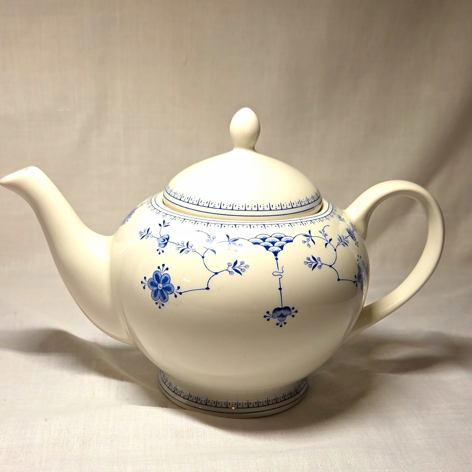 Churchill Helsinki Finlandia Blue & White Glazed Ceramic Teapot