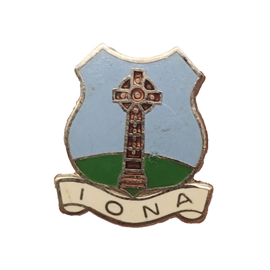 Vintage Scotland Iona Lapel Pin Badge Shield Shape Celtic Cross Souvenir Vintage Scotland Iona Lapel Pin Badge Shield Shape Celtic Cross Souvenir