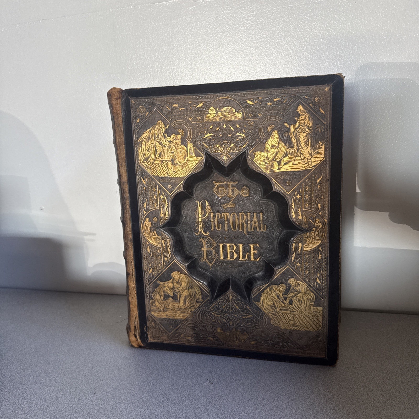 Antique 1882 holy bible Illustrated by Gustave Dore etchings rare Antique 1882 holy bible Illustrated by Gustave Dore etchings rare