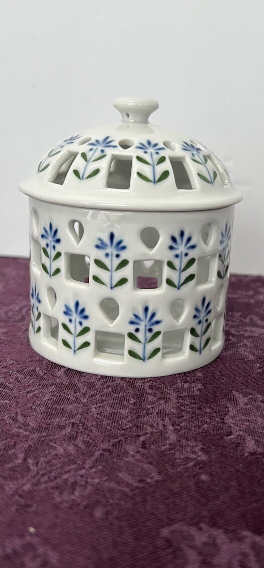 VTG Royal Collection Porcelain Holder with Lid Hand Cut & Painted Blue And White VTG Royal Collection Porcelain Holder with Lid Hand Cut & Painted Blue And White