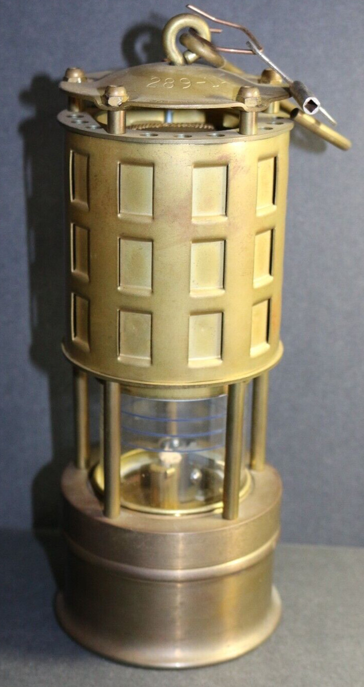 Vintage Koehler 289-1A coal mining lamp W/KEY unused condition BEAUTIFUL/SUPER Vintage Koehler 289-1A coal mining lamp W/KEY unused condition BEAUTIFUL/SUPER