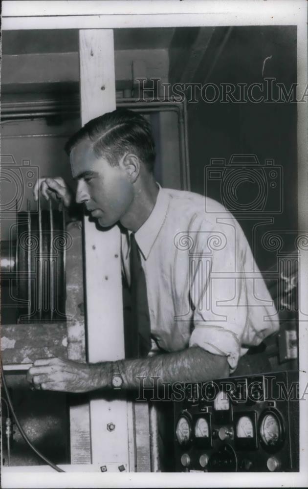 1955 Press Photo Scientist Willis Lamb on 1955 Nobel Prize for nuclear research