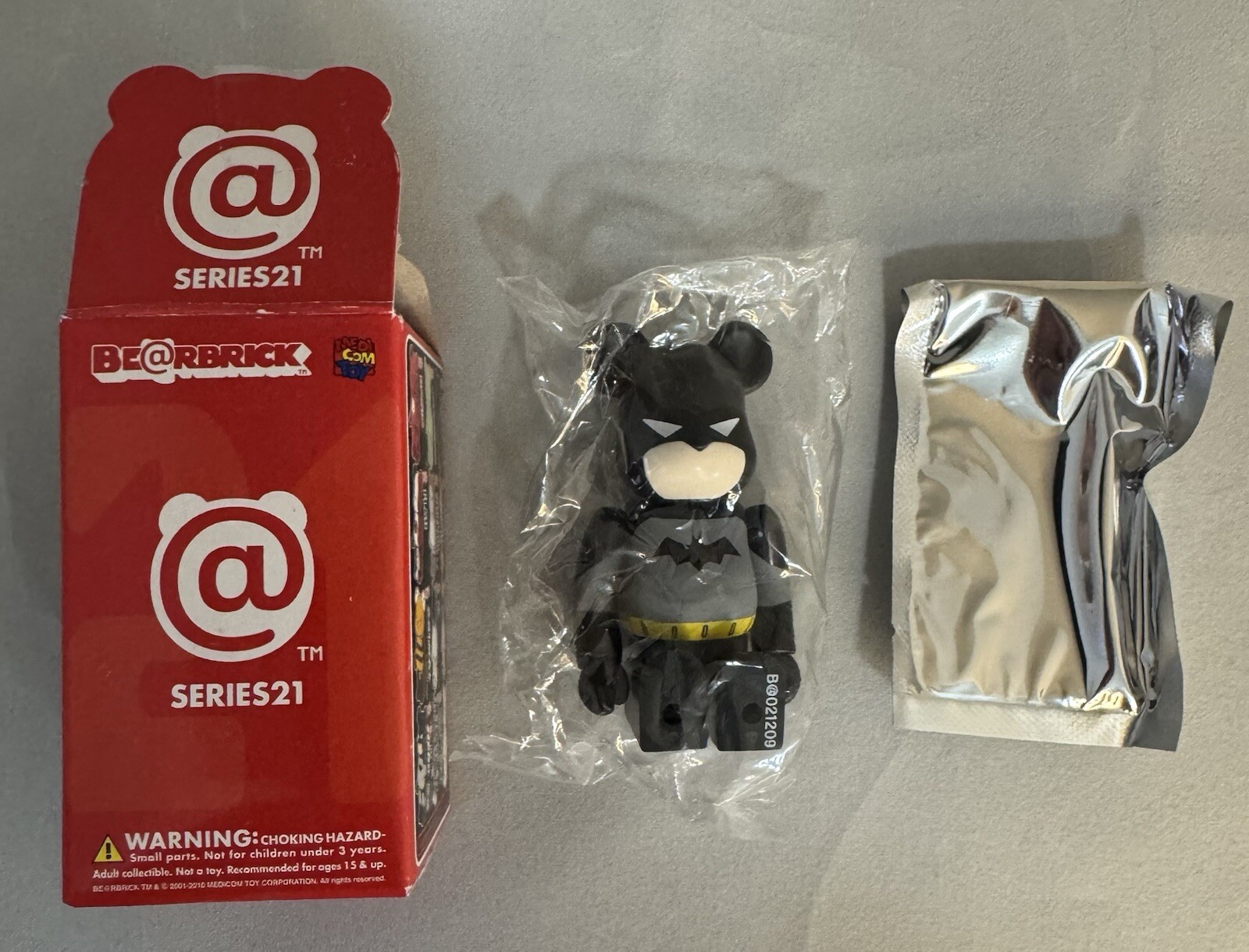 Medicom Bearbrick Series 21 Hero Batman 100% DC Comics Be@rbrick Designer Toy Medicom Bearbrick Series 21 Hero Batman 100% DC Comics Be@rbrick Designer Toy