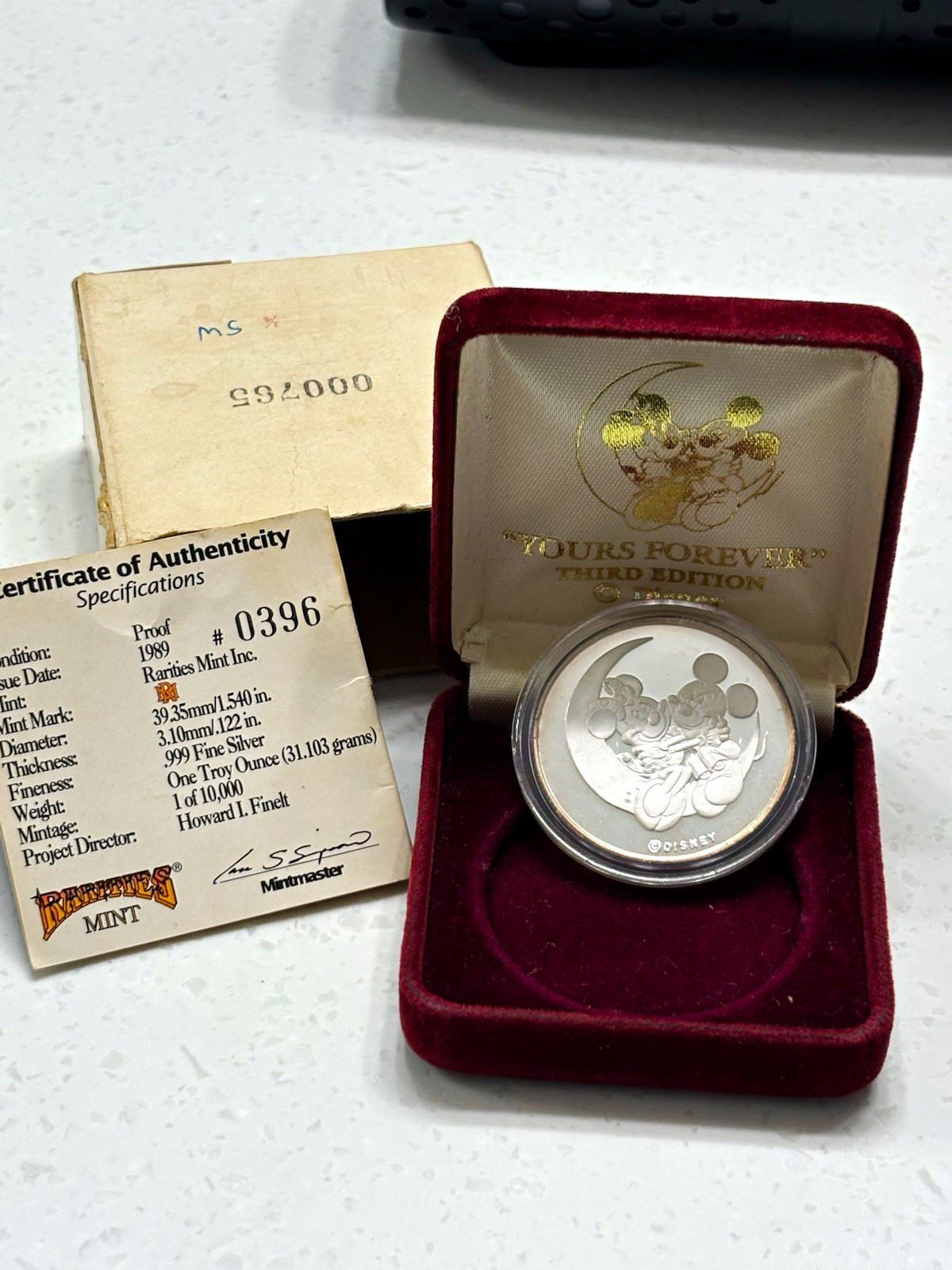 Rarities Mint 1989 Disney Yours Forever 3rd Ed Mickey & Minnie Silver Coin #0396 Rarities Mint 1989 Disney Yours Forever 3rd Ed Mickey & Minnie Silver Coin #0396
