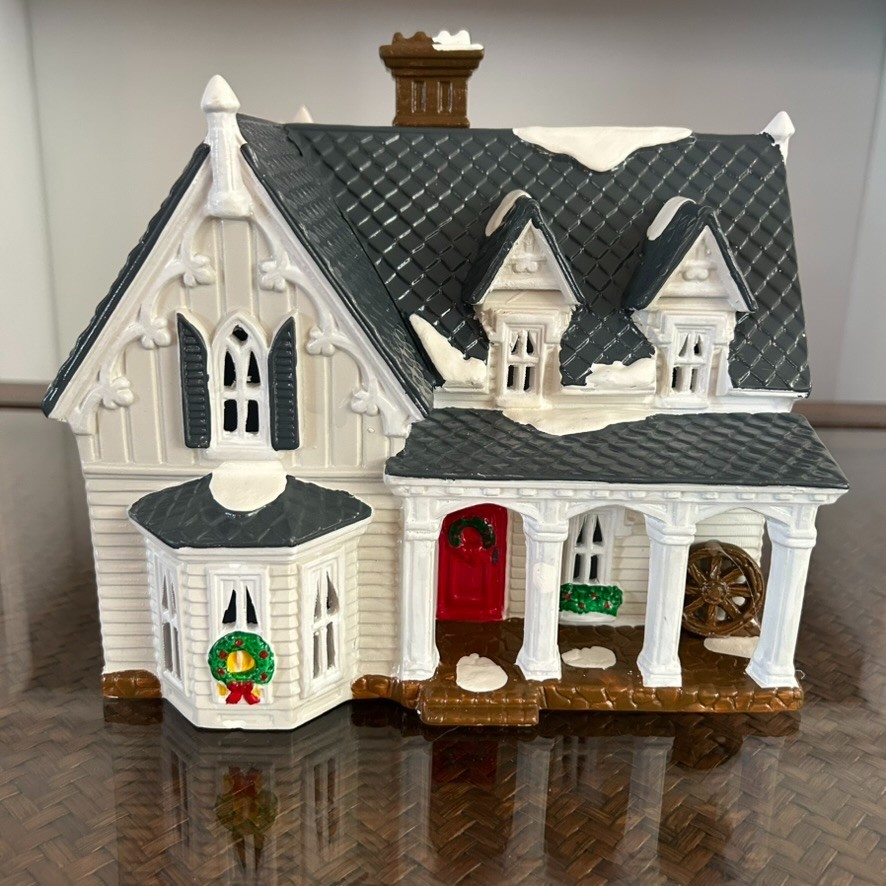Department 56 Gothic Farmhouse Original Snow Village Lighted Christmas Decor
