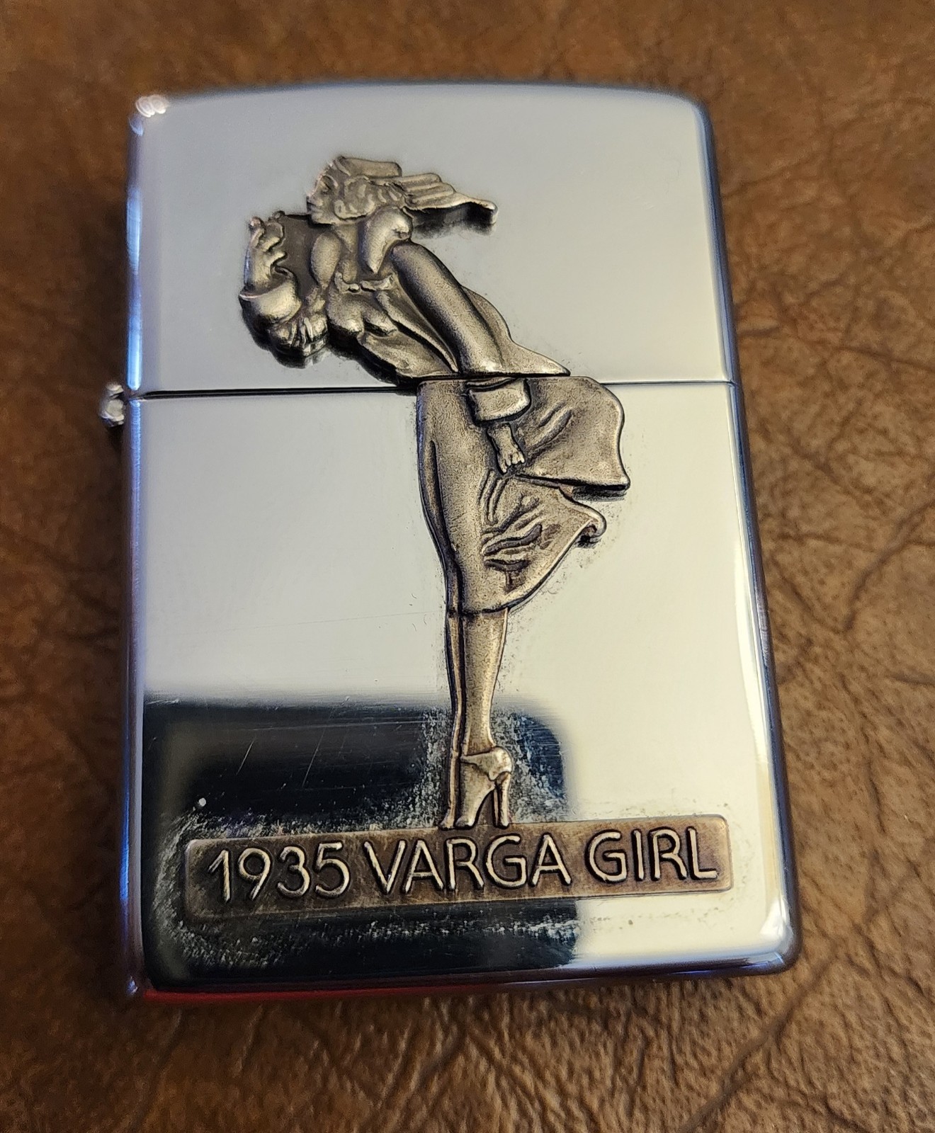1993 All Chrome 1935 VARGA GIRL Zippo Cigarette Lighter Windy Unused New