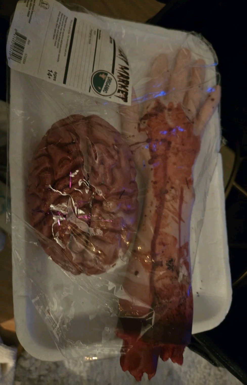 Halloween Body Parts Props, Bloody Fake Severed Arm Realistic Brain 