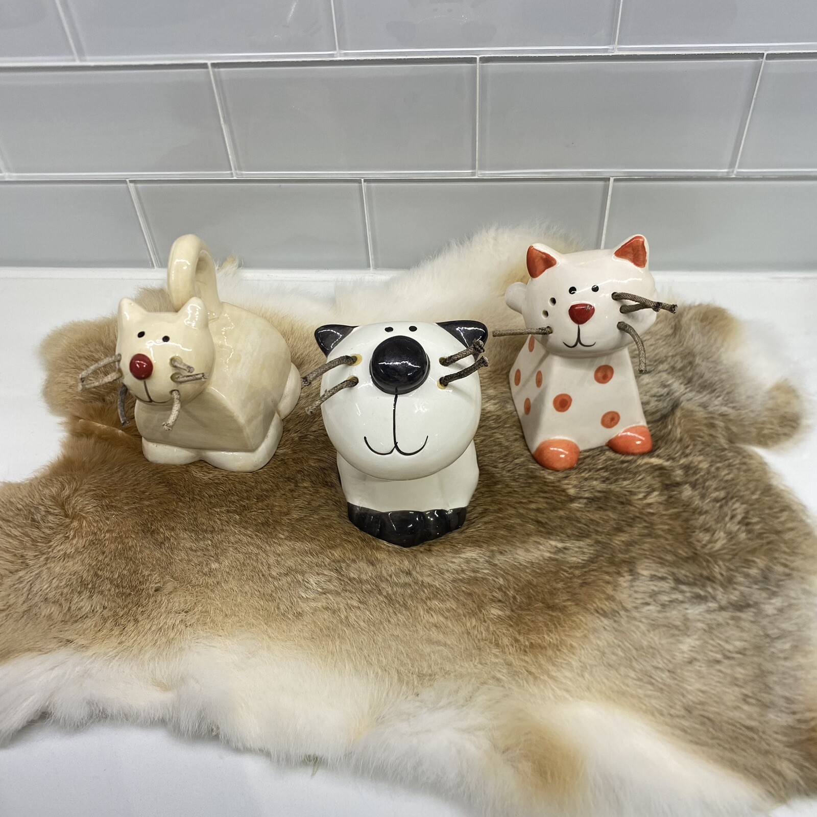 Set of 3 Whimsical 2Kewt Cat Figurine Ceramic Polka Dots Shoestring Whiskers