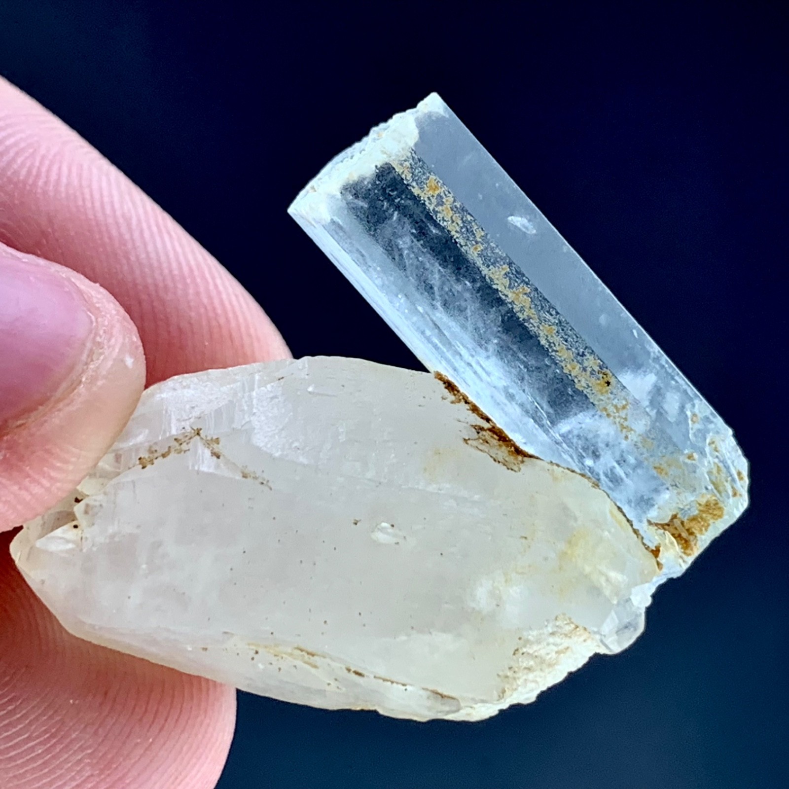 59 CT Top Quality Etched Natural Aquamarine Crystal with Quartz @Skardu Pakistan 59 CT Top Quality Etched Natural Aquamarine Crystal with Quartz @Skardu Pakistan