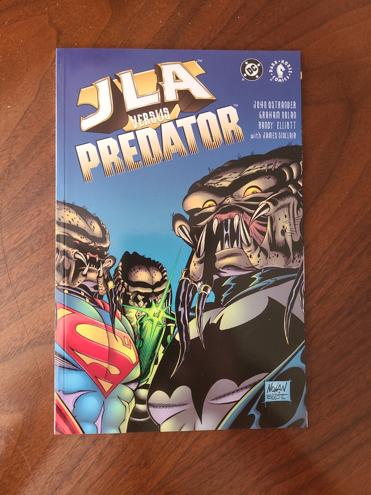 JLA vs Predator #1 NM/VF Prestige 2001 Comic Book JLA vs Predator #1 NM/VF Prestige 2001 Comic Book