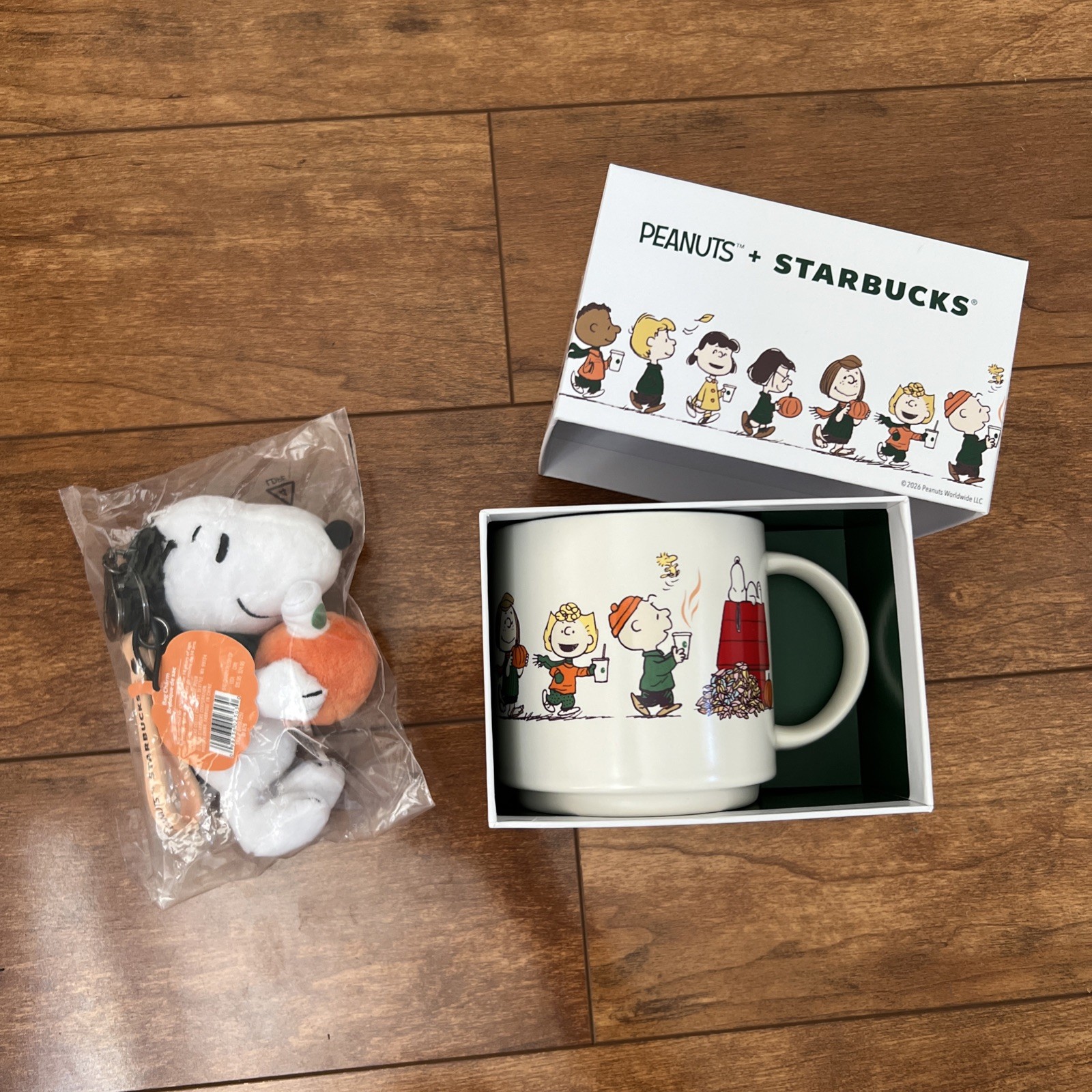 2026 NEW Starbucks x Peanuts Snoopy Keychain and Mug Combo Set