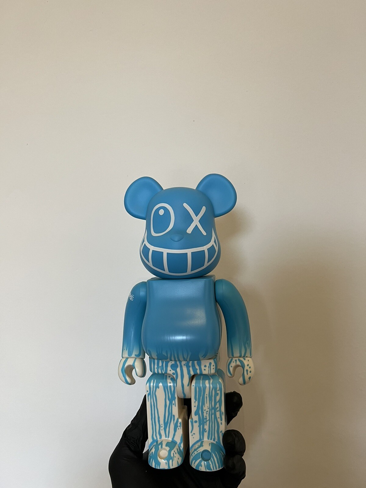 bearbrick MR A (andre saraiva) bearbrick MR A (andre saraiva)