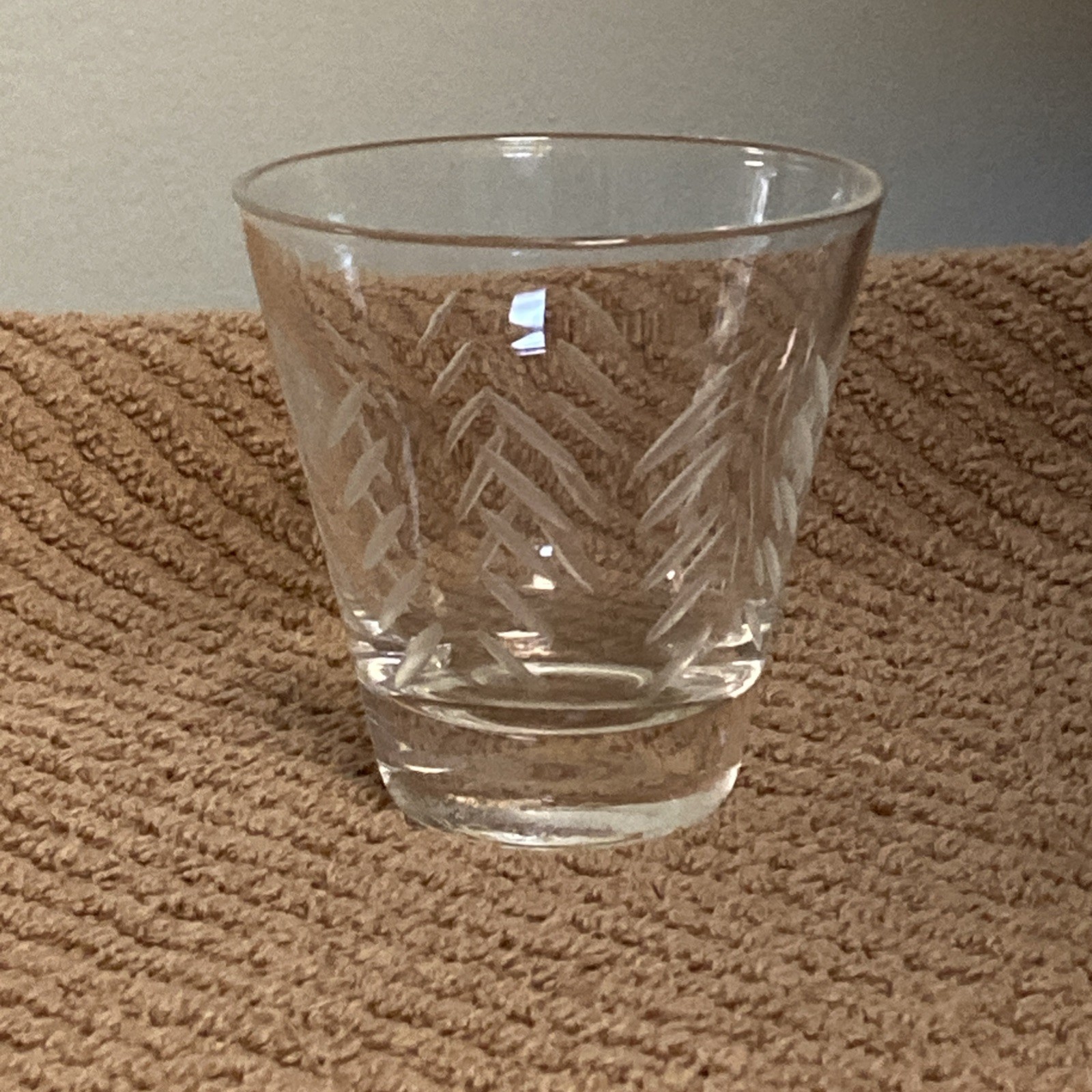 Vintage Javit Rain Crystal Shot Glass 2.75 in. H Vintage Javit Rain Crystal Shot Glass 2.75 in. H