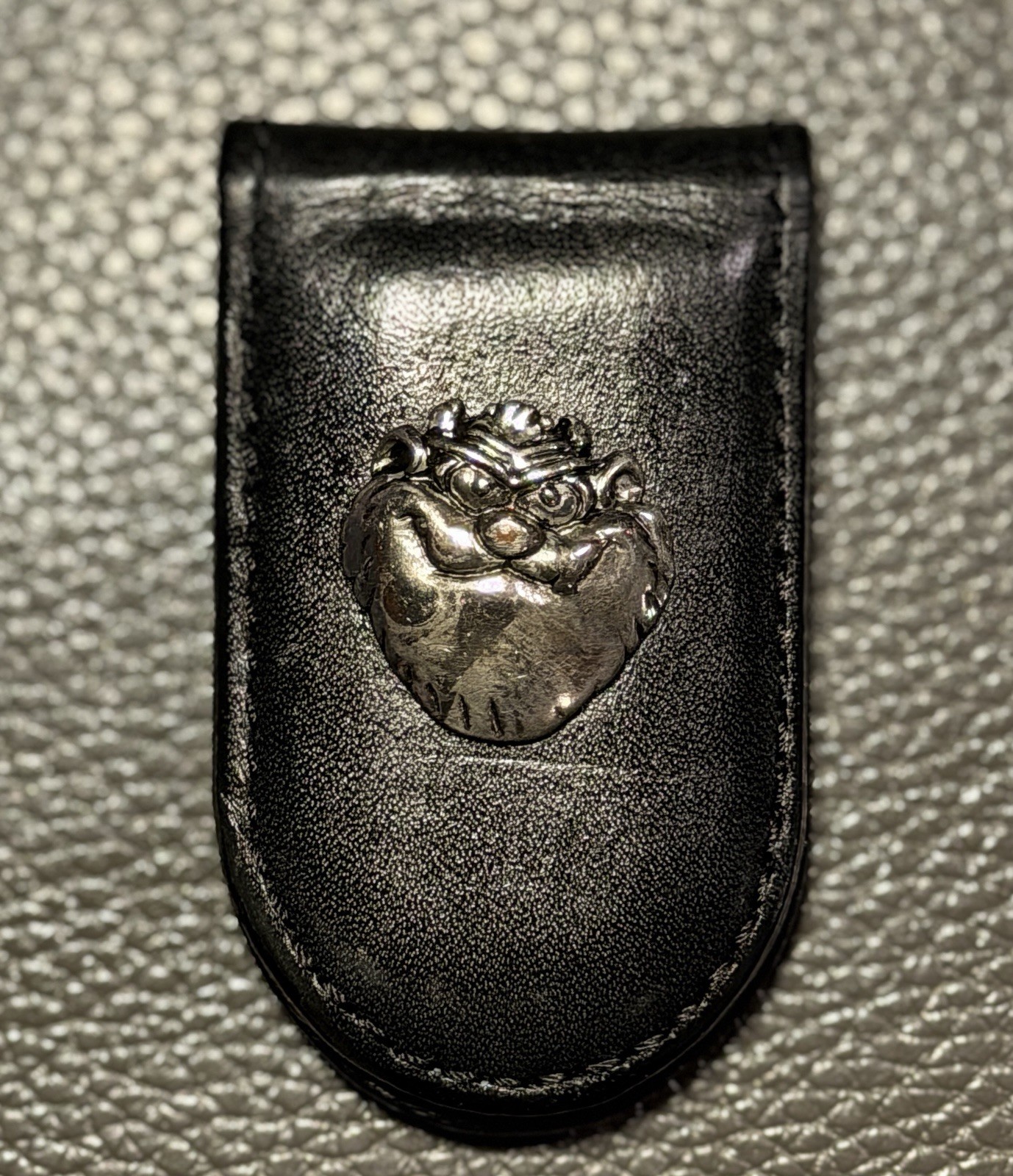 Vtg ‘93 Warner Bros Looney Tunes Taz Tasmanian Devil Leather Magnetic Money Clip