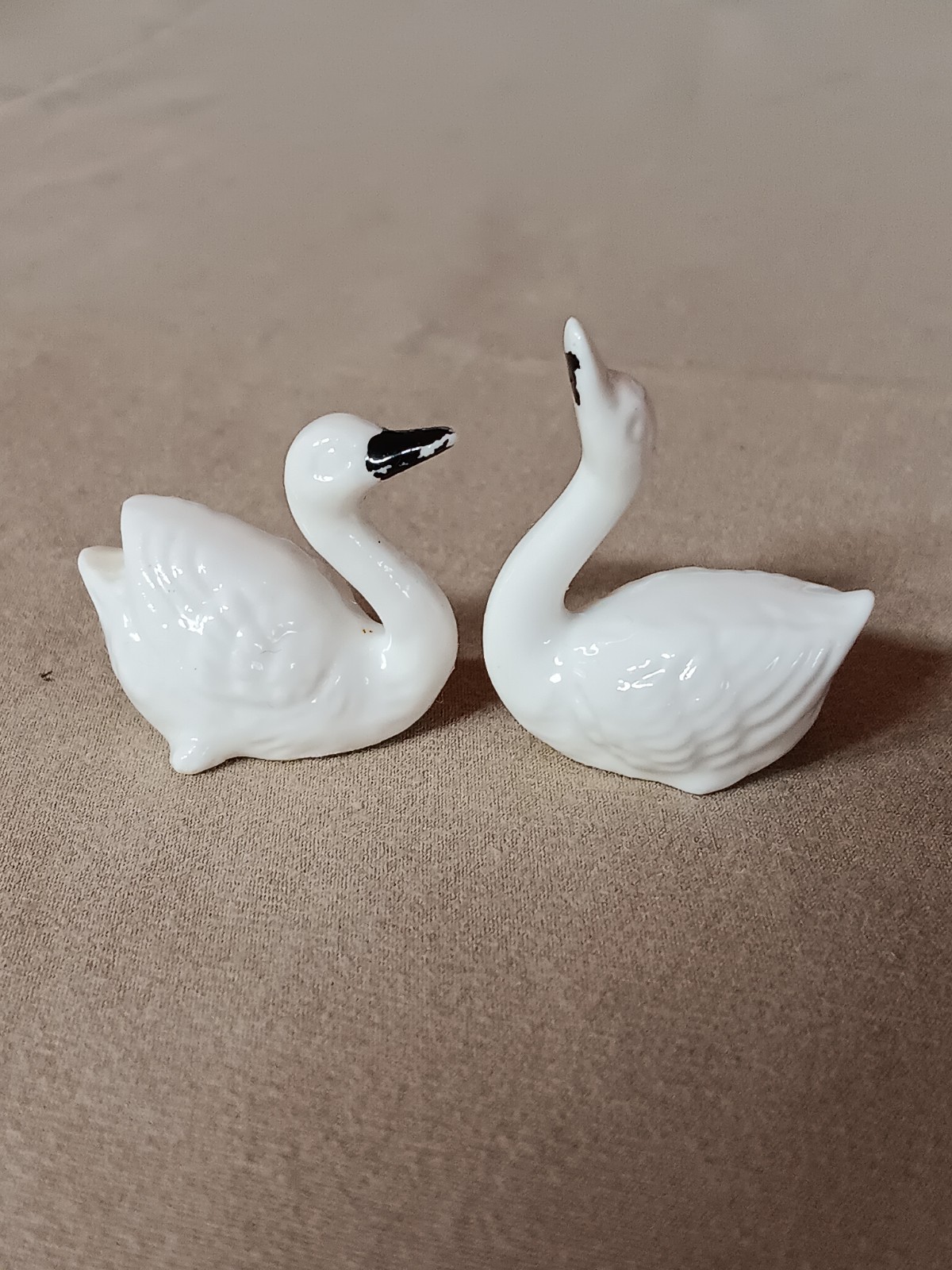 Vintage Porcelain White Swans  Figurines Trinkets Lot Of 2
