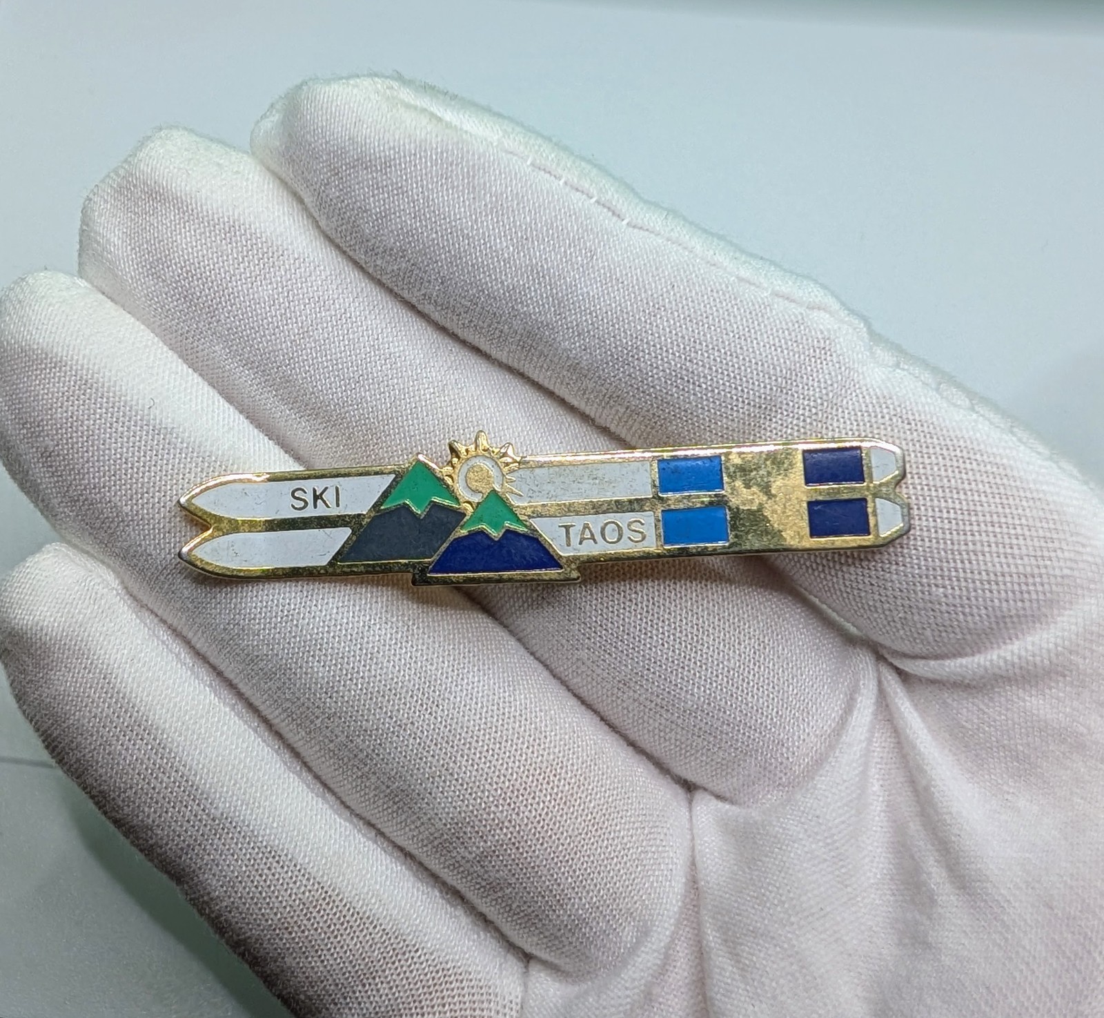 Vintage Ski Taos New Mexico Skis Lapel Pin Vintage Ski Taos New Mexico Skis Lapel Pin