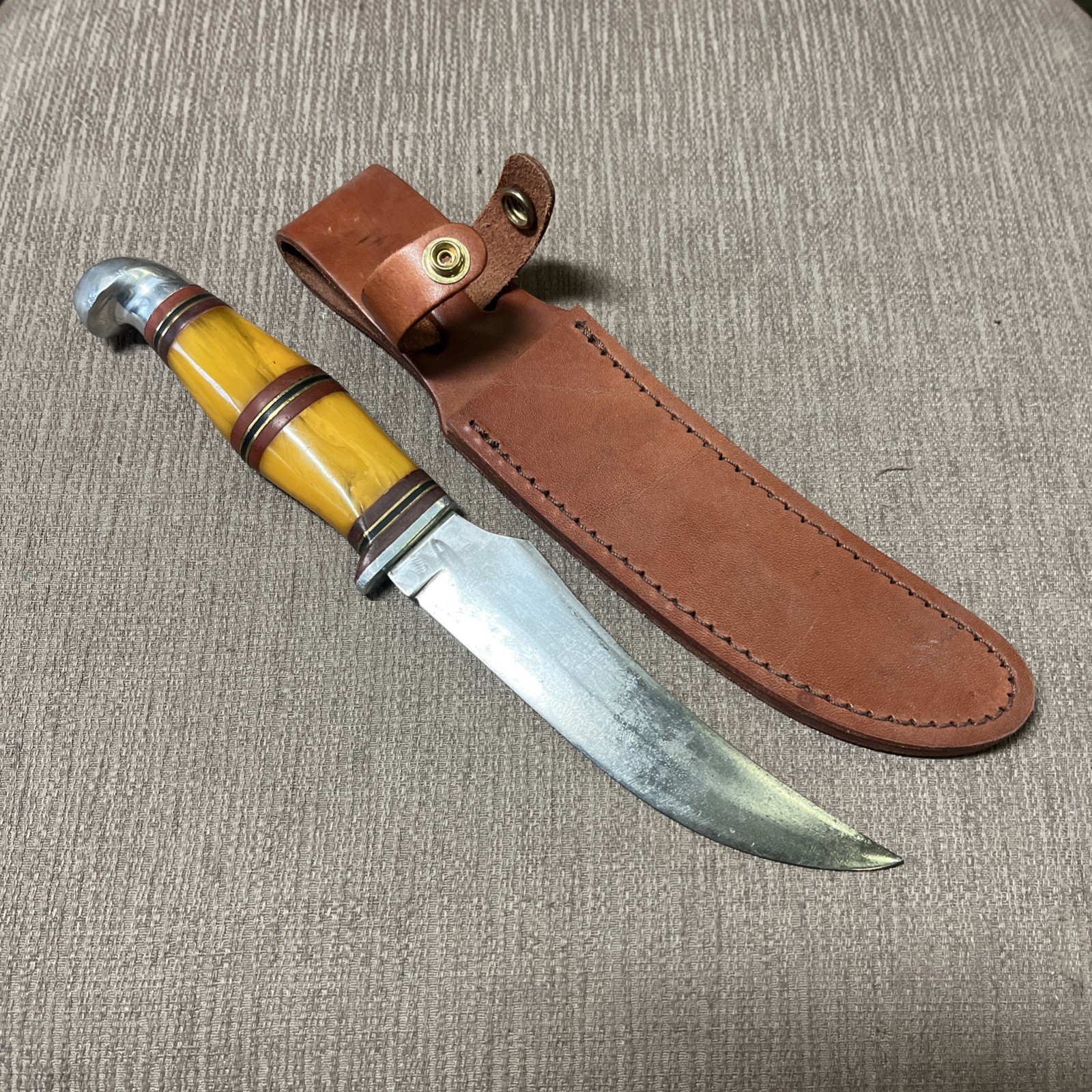 RARE Vintage Cattaraugus Skinner, Butterscotch-Bakelite Handle, Sheath
