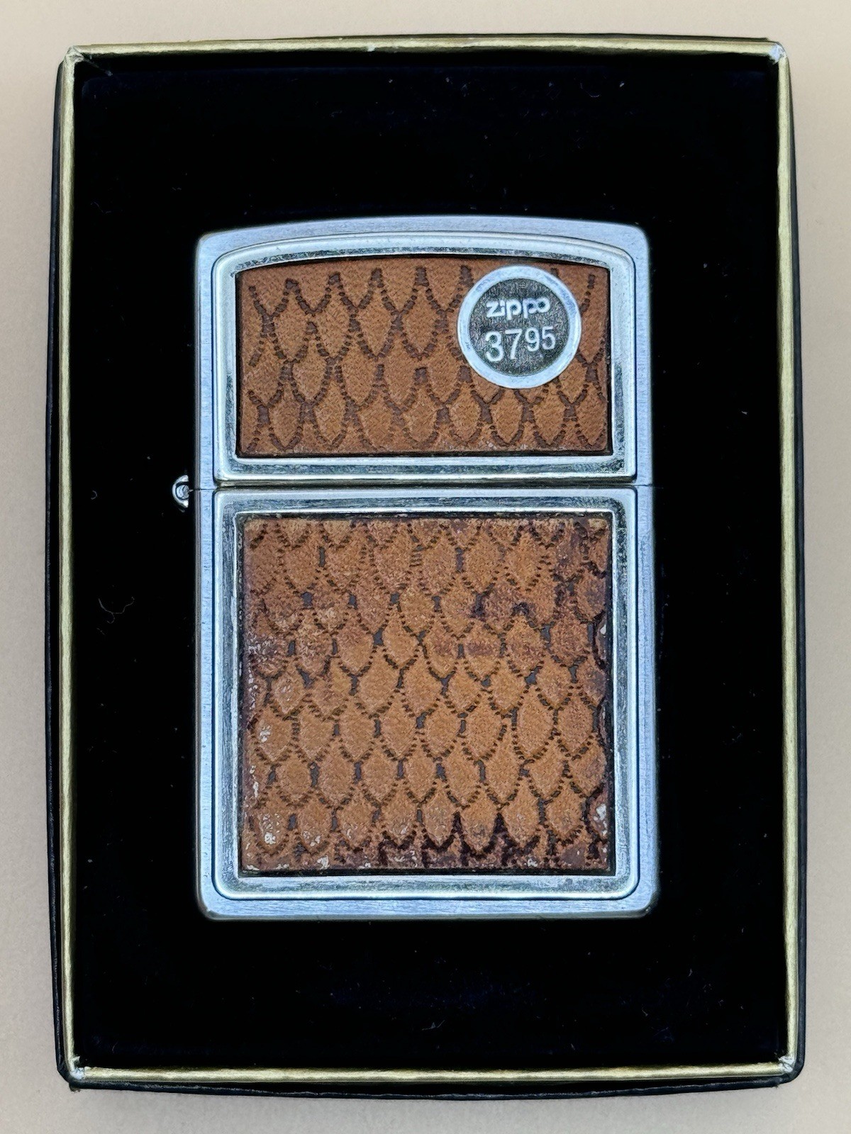 2002 Crocodile Leather Emblem Chrome Vintage Zippo Lighter New 2002 Crocodile Leather Emblem Chrome Vintage Zippo Lighter New